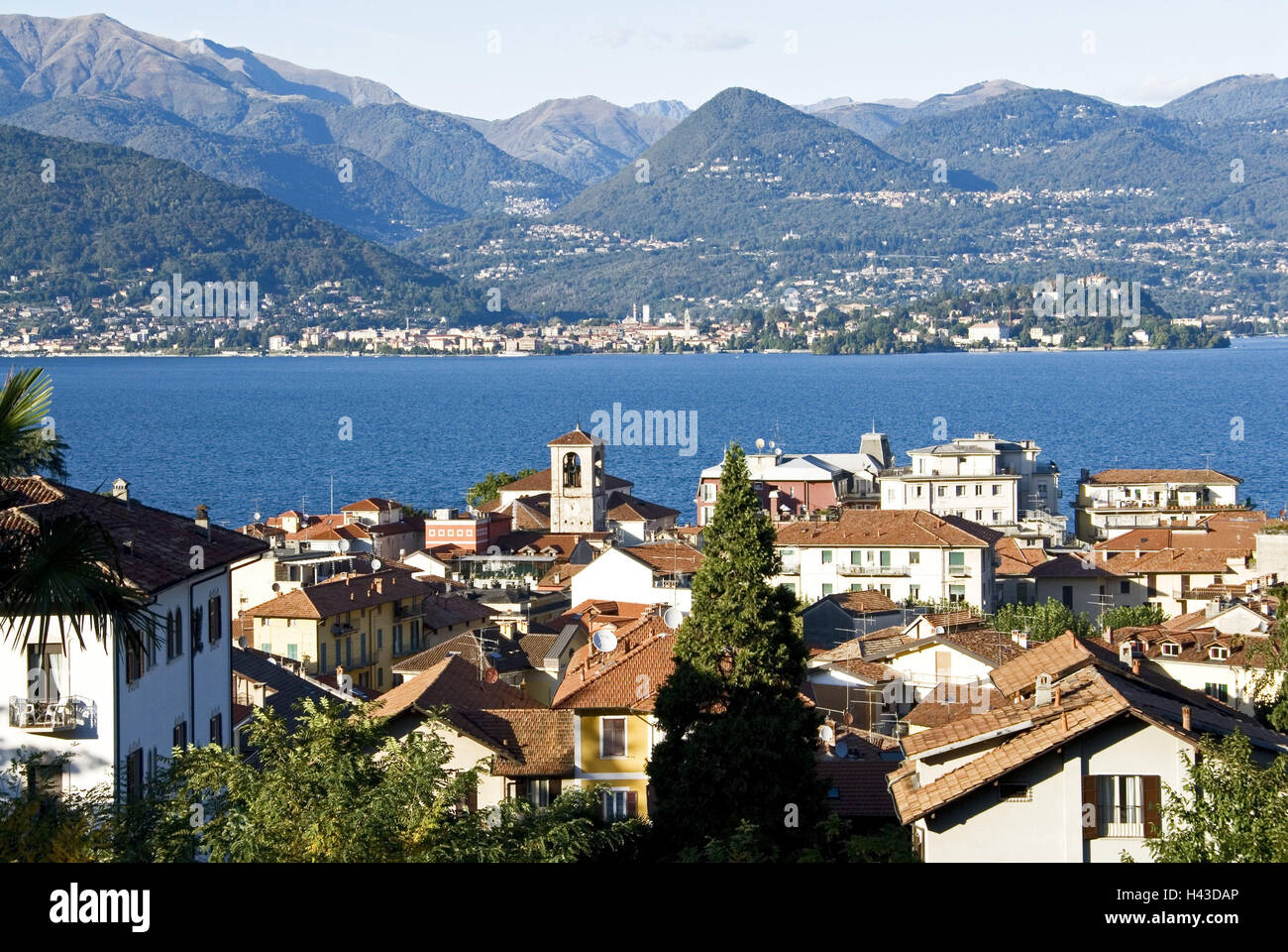 Italien, Piemont, Lago Maggiore, Stresa Linie Anblick Verbania, Berge, Stockfoto