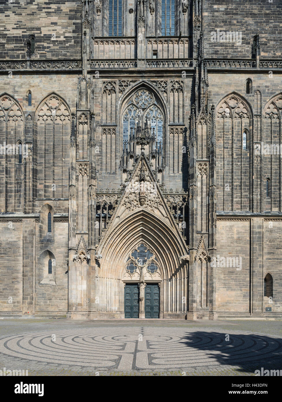 Magdeburger Dom mit Eingang Portal, Detail Westfassade, Magdeburg, Sachsen-Anhalt, Deutschland Stockfoto