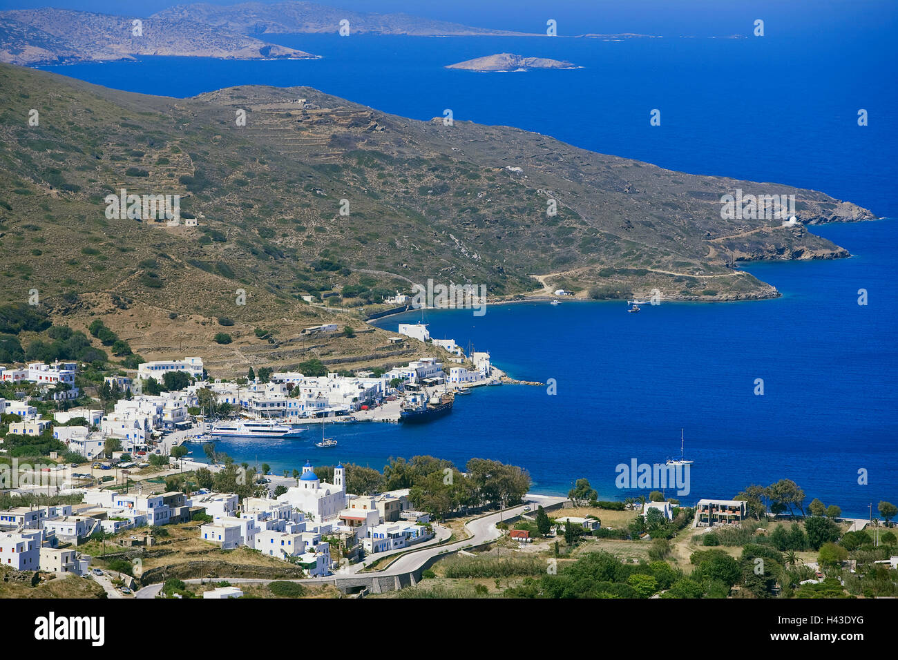 Hafen von Katapola, erhöhte Aussicht, Katapola, Amorgos, Kykladen, Griechenland Stockfoto