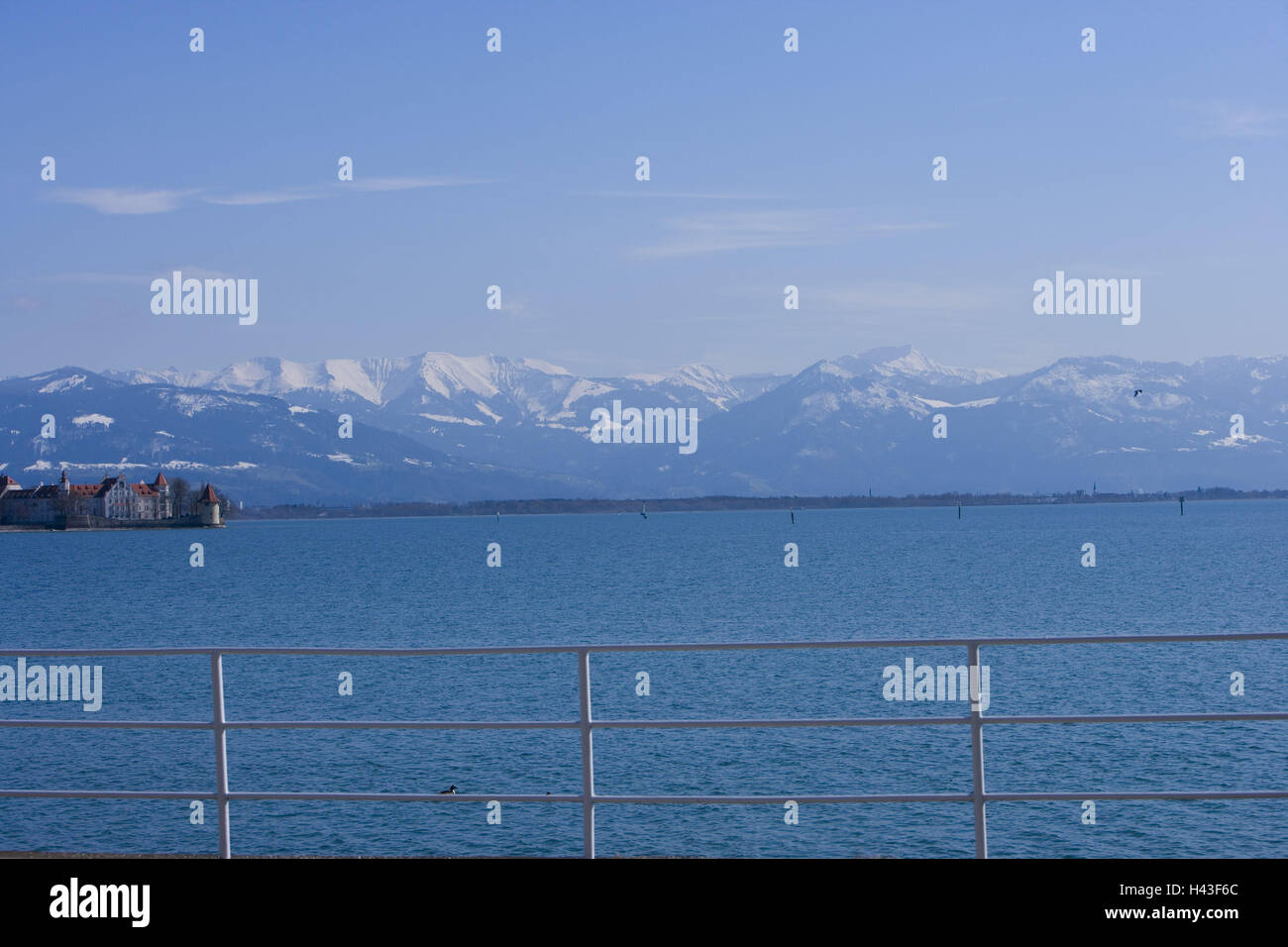 Deutschland, Bayern, Swabia, Bodensee, Lindau, Bad Schachen, Blick aufs Meer, Stockfoto