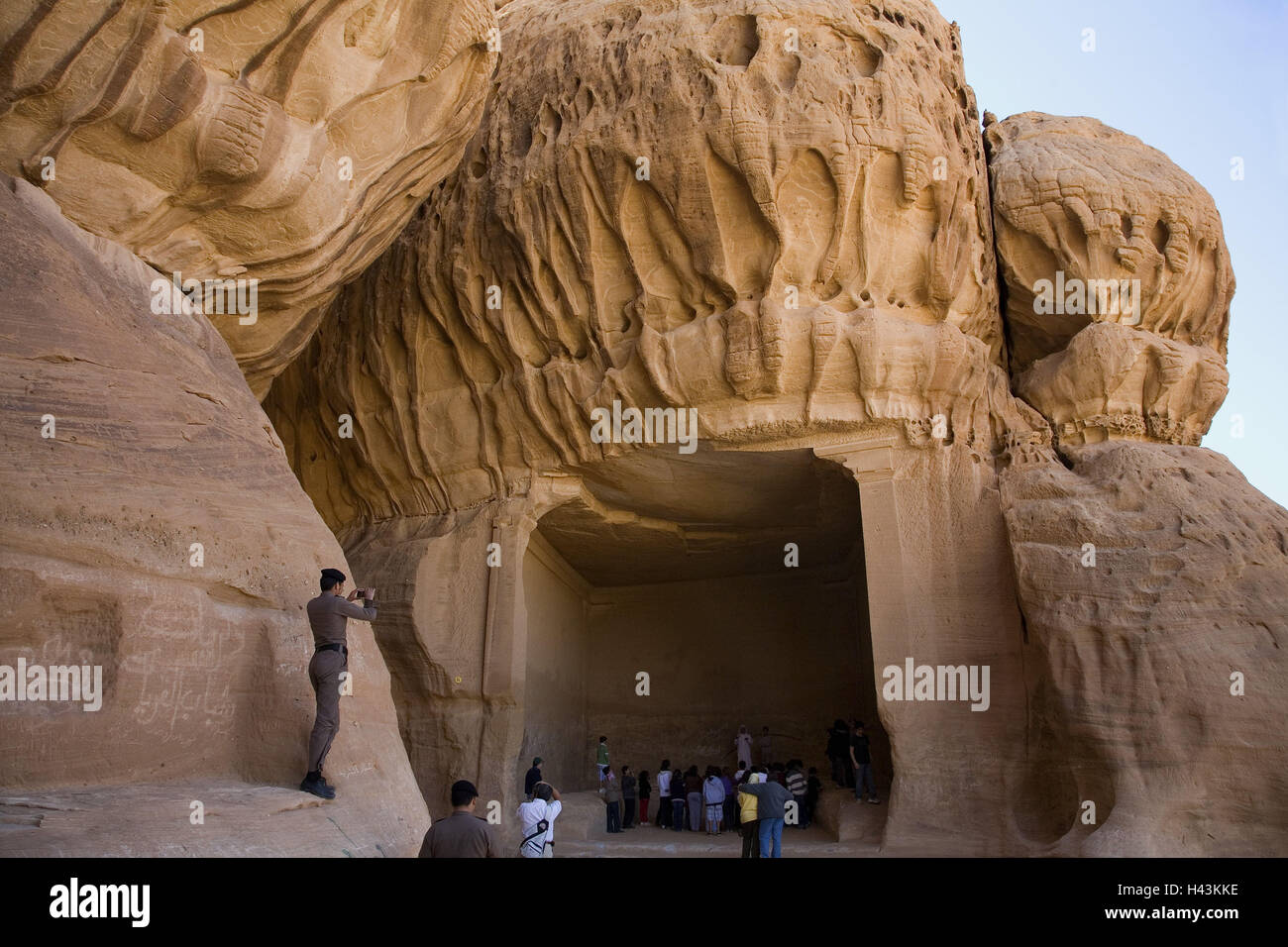 Saudi Arabien, Provinz Tabuk, Madain Saleh, Felswand, Grube, Stockfoto