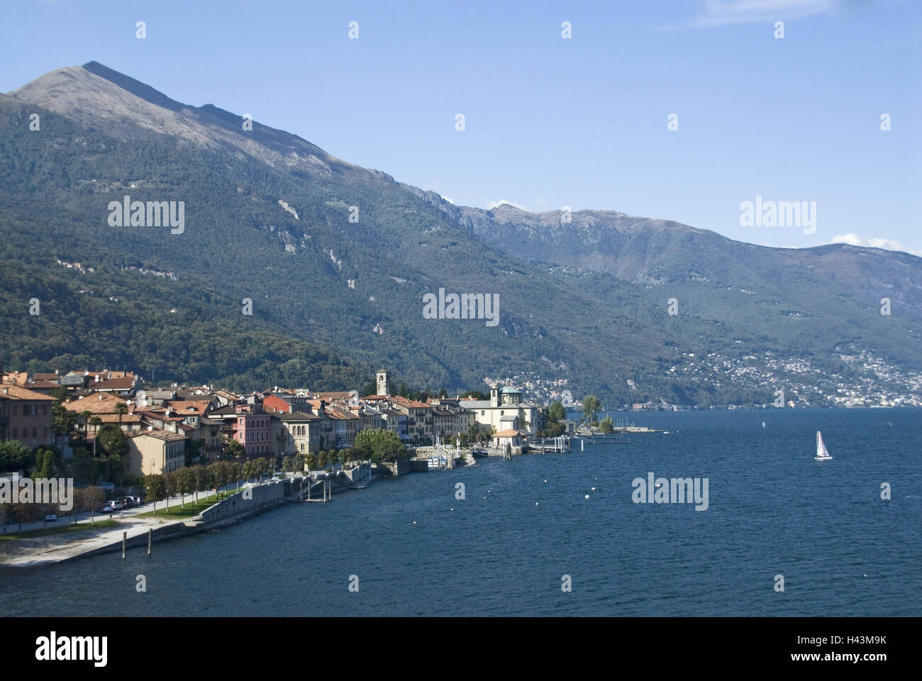 Italien, Lago Maggiore, See, Cannobio, lokale Übersicht, Berge, Stockfoto