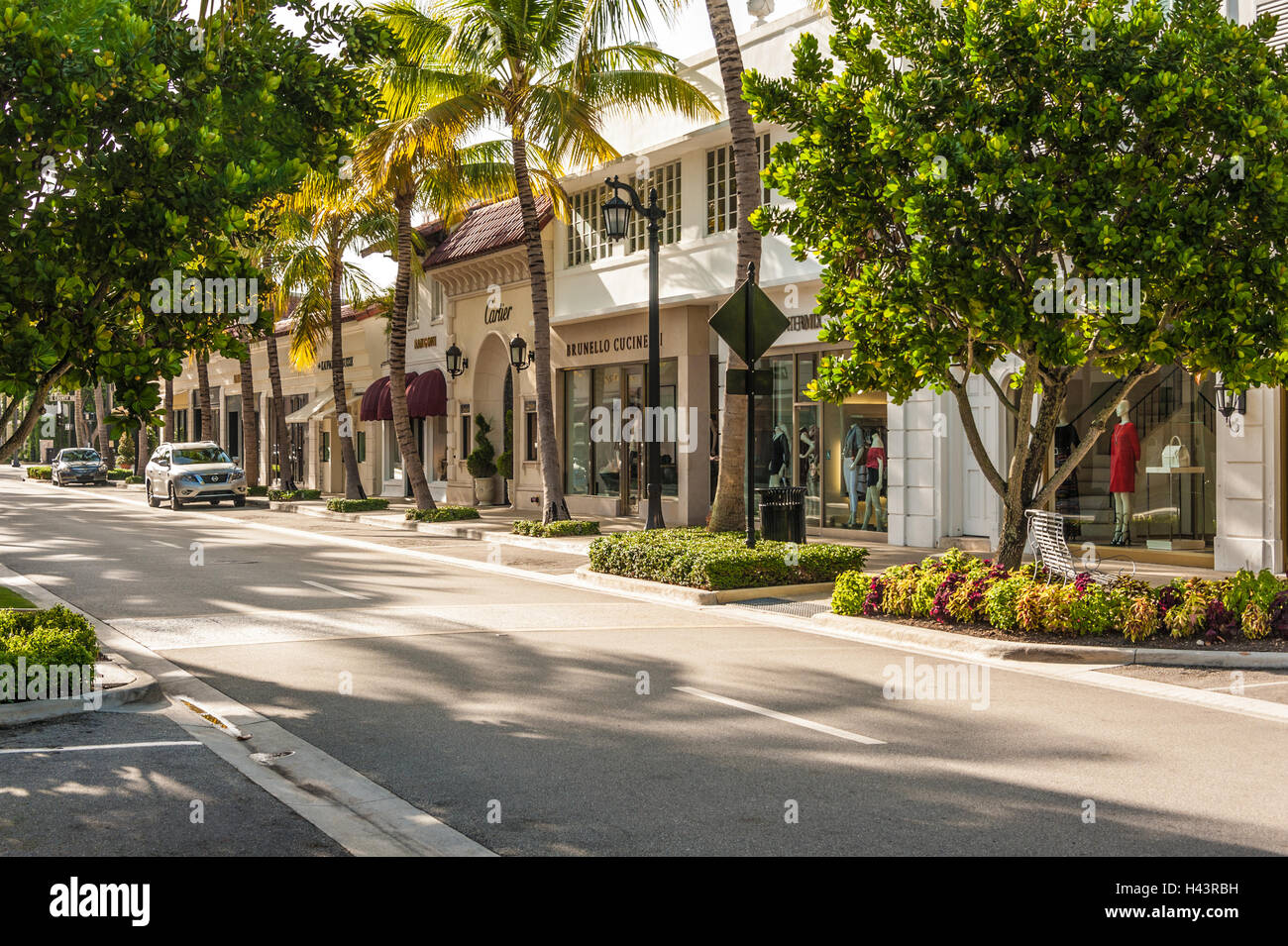 Luxus-Geschäften entlang Worth Avenue in Palm Beach, Florida. (USA) Stockfoto