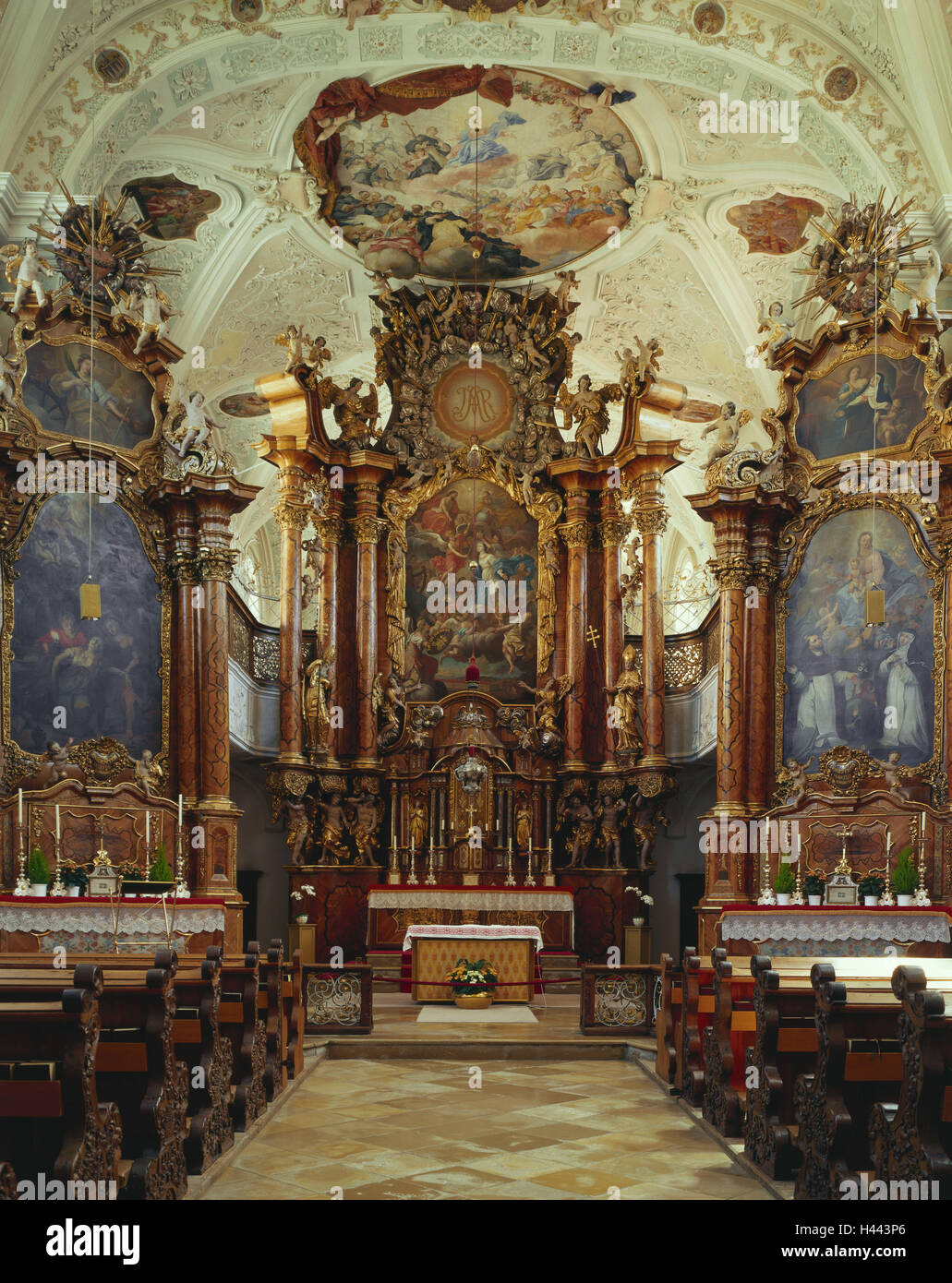 Deutschland, Bayern, Bad Wörishofen, Klosterkirche der Dominikaner, "Maria Königin der Engel", innen, Unterallgäu, Kurort, Kurort, Kneippkurort, Stadt, Kirche, Kreuzgang, Münster, Kanzel, Altar, Altäre, Fresko, Barock, des dominikanischen Klosters, Stockfoto