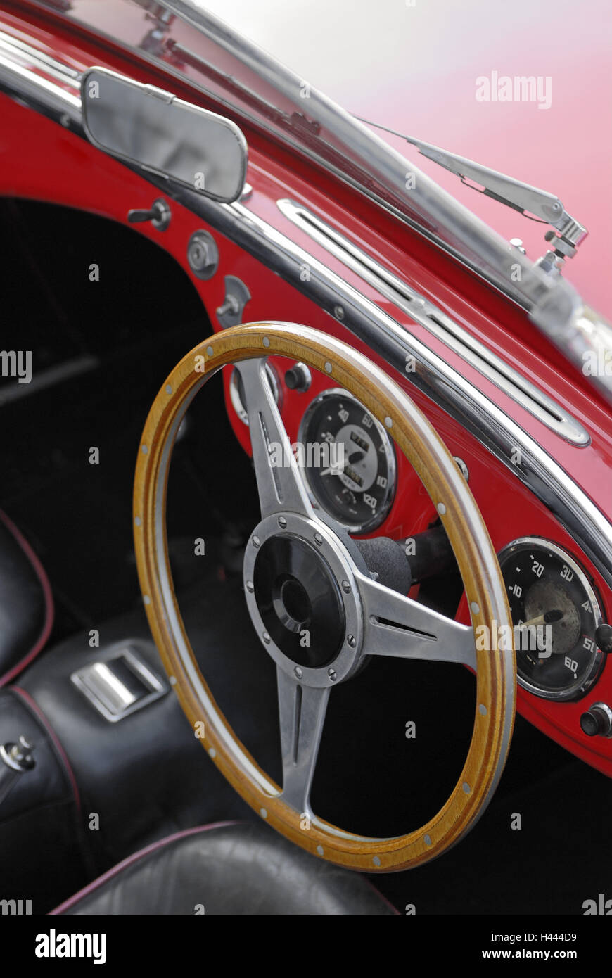 Oldtimer, Armaturenbrett, Steuer, Tachometre, Tachometre, Rückspiegel, Scheibenwischer, Stockfoto
