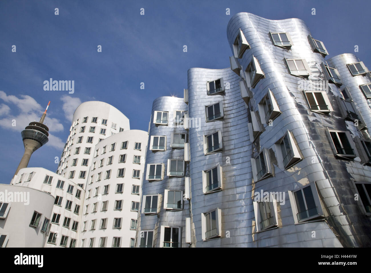 Rheinturm, neue Zoll-Gericht, Medienhafen, Düsseldorf, Nordrhein-Westfalen, Deutschland Stockfoto