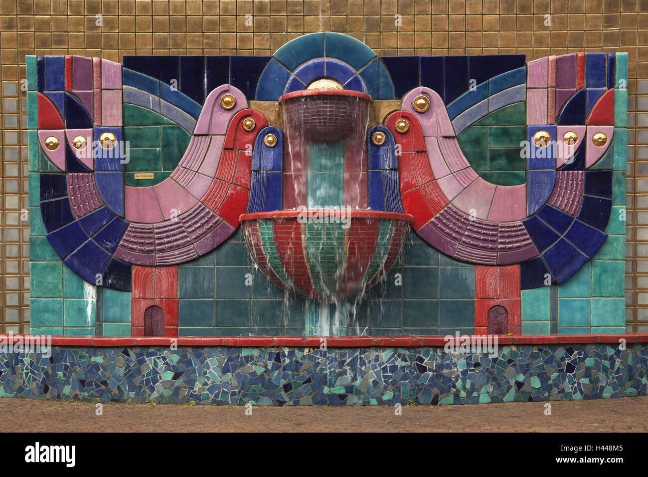 Deutschland, Rheinland-Pfalz, Bad Ems (Stadt), Hundertwasser Brunnen, Stockfoto