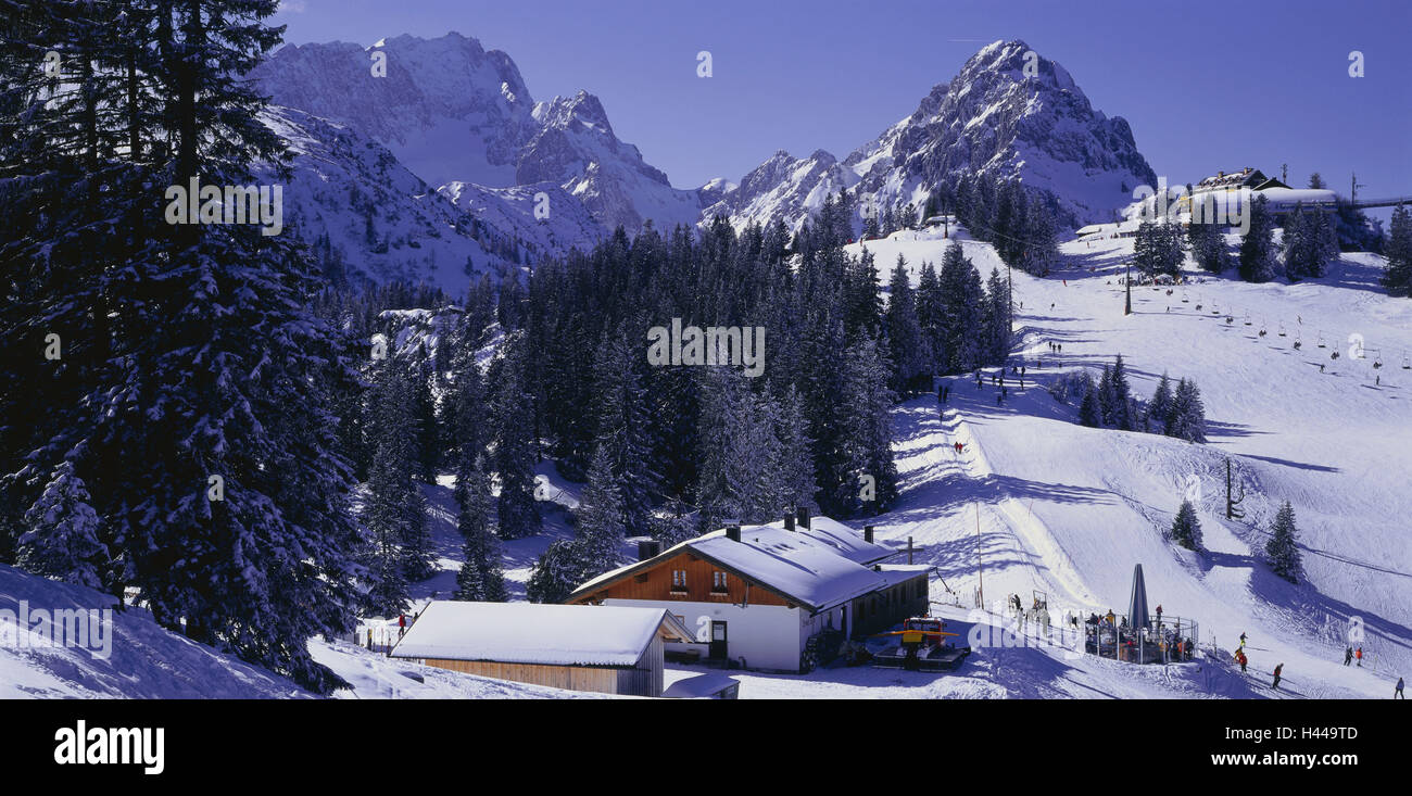 Deutschland, Oberbayern, Garmisch-Partenkirchen, Skigebiet, cross-Ecke, winter, Süddeutschland, Bayern, Landschaft, Berge, Berge, Berglandschaft, Ski Piste, Kreuz Ecke Alm, Alp, Waxensteine, Zugspitze, Wettersteingebirge, Wintersport, Wint Stockfoto