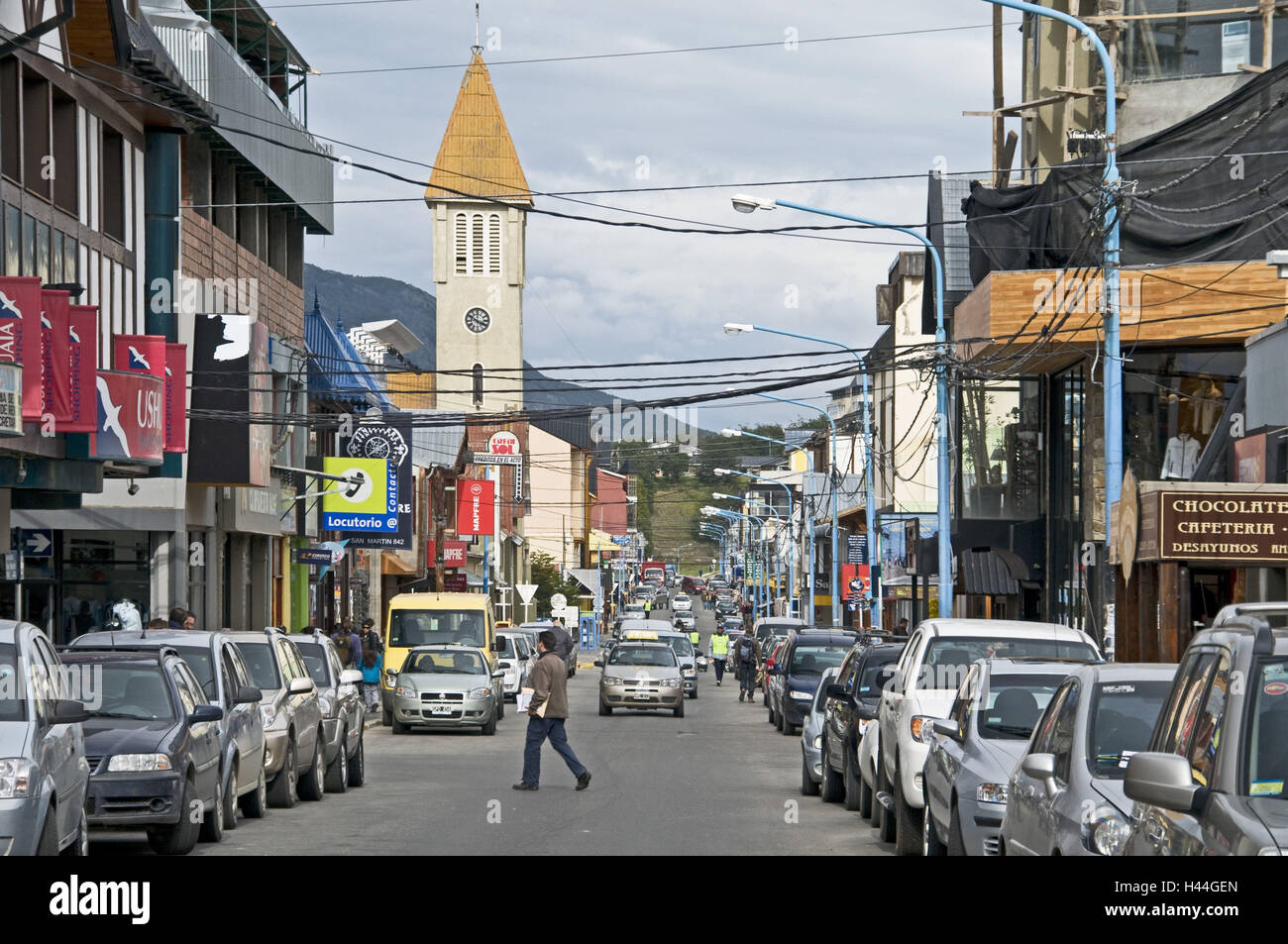 Argentinien, Tierra Del Fuego, Usuhuaia, lokale Ansicht, High Street "San Martin", Geschäfte, Stockfoto
