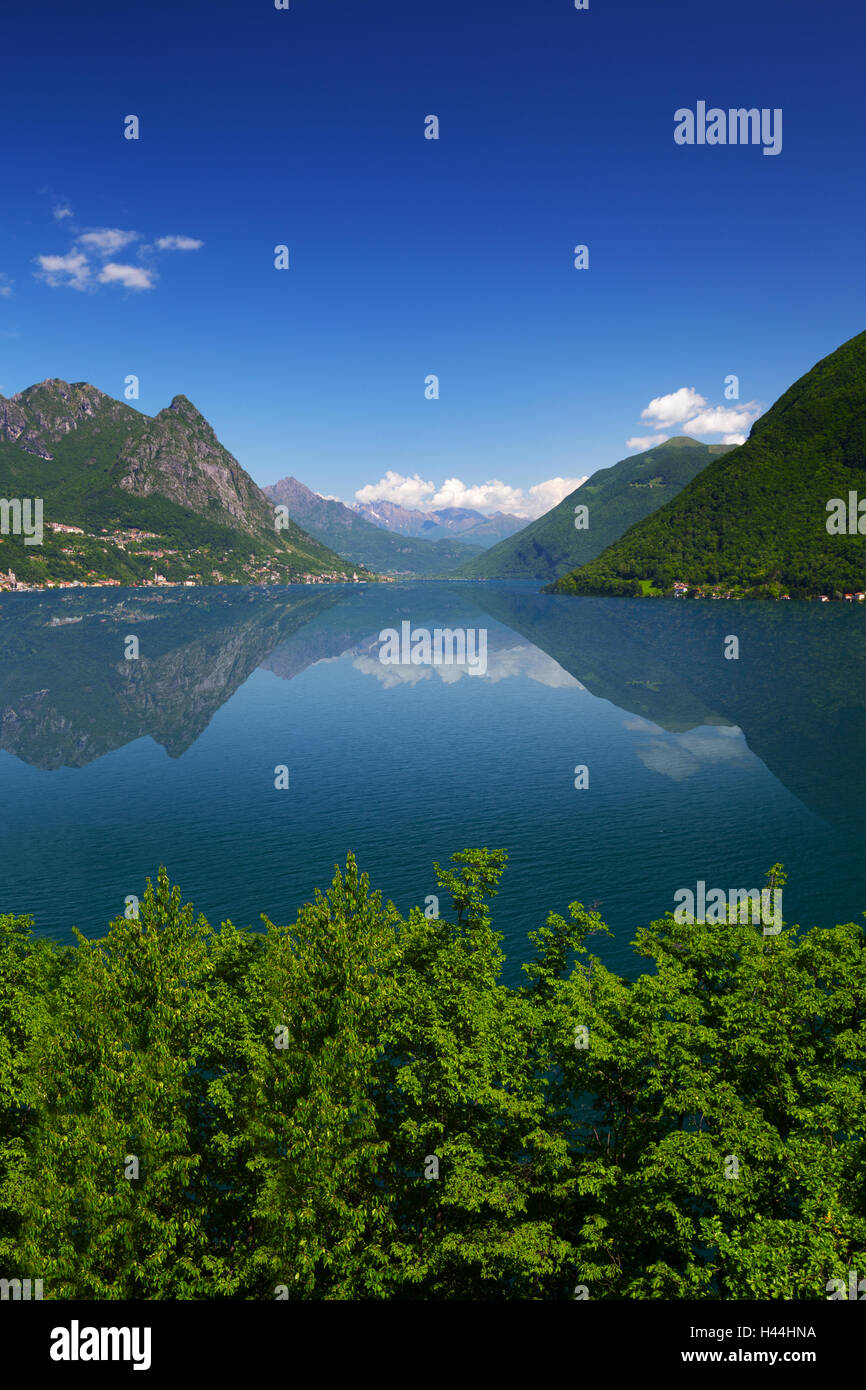 Blick auf den Luganersee und die Schweizer Alpen, Tessin, Schweiz Stockfoto