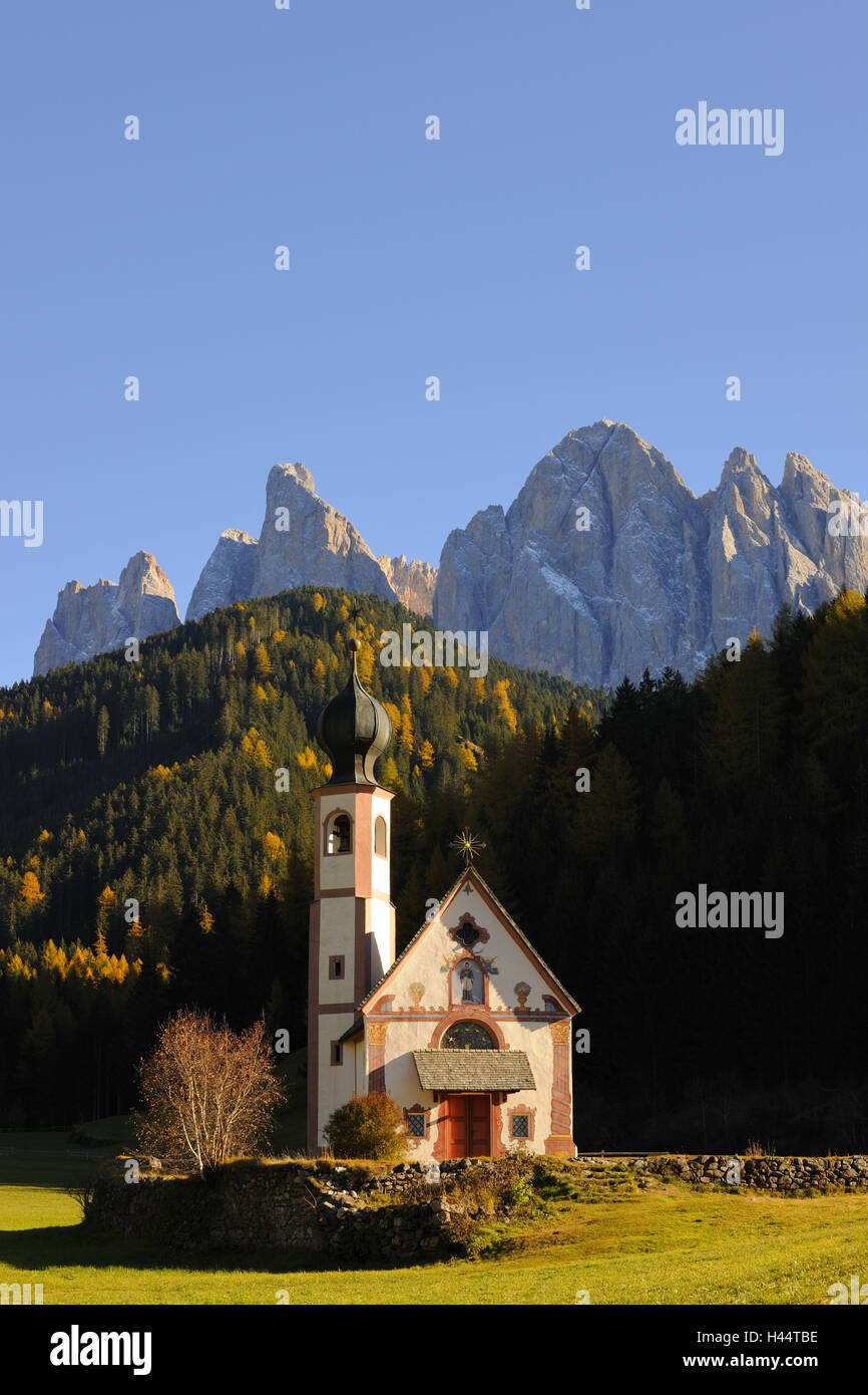 Italien, Südtirol, Dolomiten, Villnösstal, Ranui, Kirche St. Johann, Stockfoto