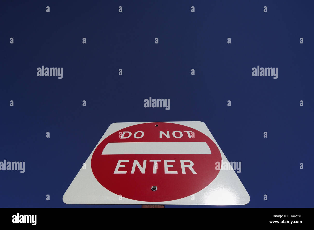 Kein Parkplatz Zeichen, 'enter' Th, Himmel, blau, südwestlich, den USA, Stockfoto
