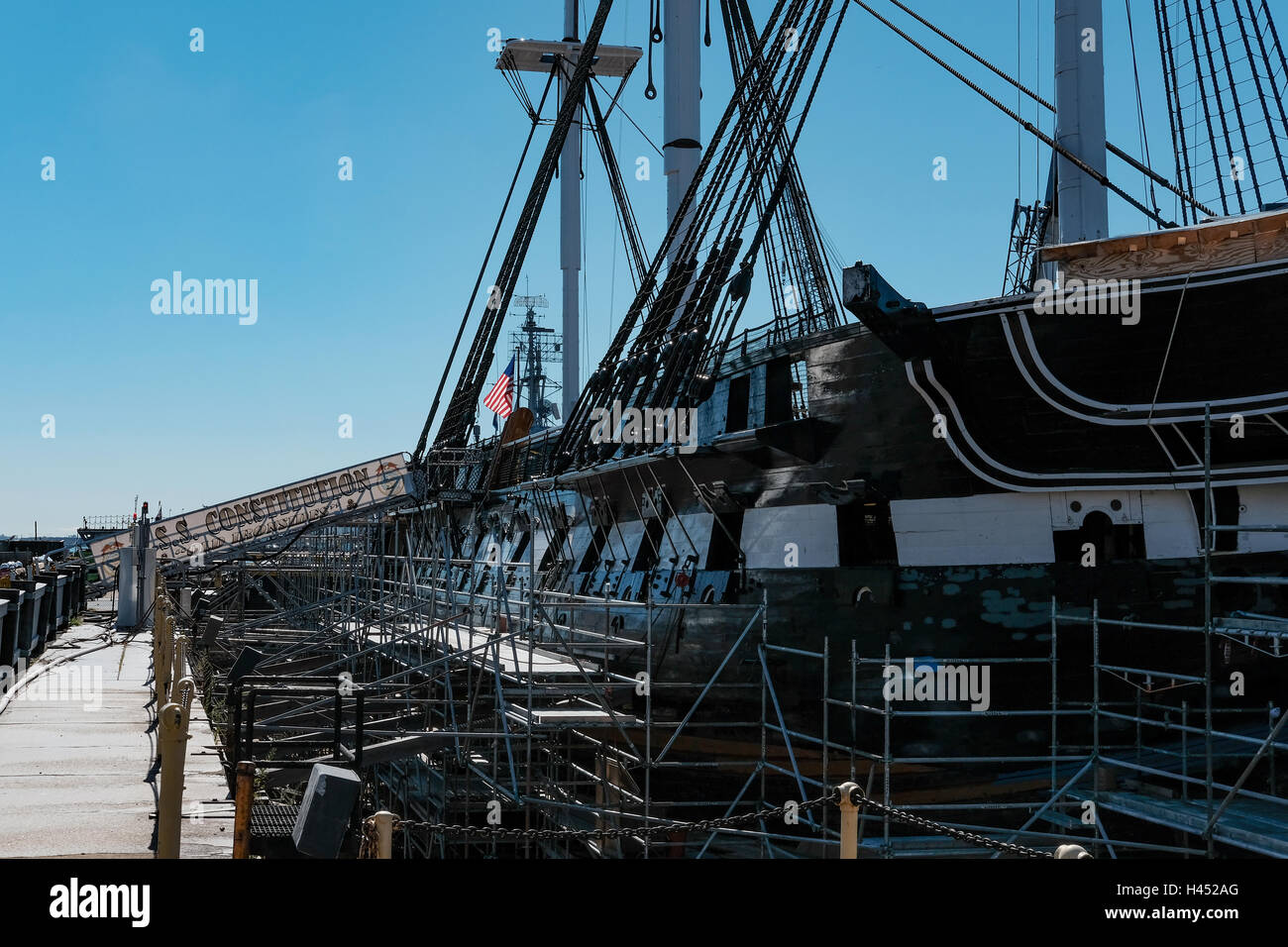 USS Constitution im Trockendock in Charlestown, Massachusetts, renoviert von der US Navy. Stockfoto