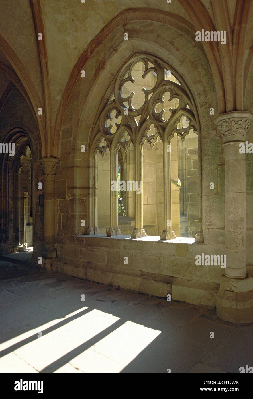 Deutschland, Baden-Wurttemberg, Maulbronn, Kloster, Kreuzgang, Detail, Fenster, Gothic, Schwarzwald, Zisterzienserkloster, Struktur, Vierpass, Architektur, Kultur, Architektur, Ort von Interesse, Reiseziel, Tourismus, Stockfoto