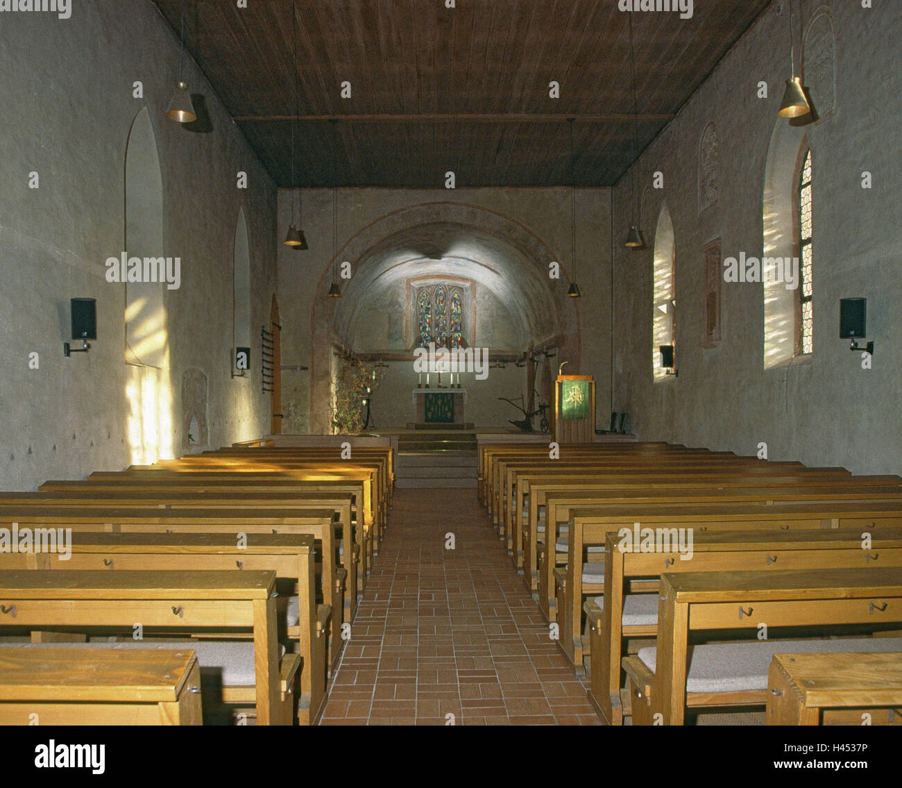 Deutschland, Baden-Wurttemberg, Lahr, Burgheimer Kirche, innen, Schwarzwald, Pfarrkirche, Sättel, Holzbänke, Altar, Innenausstattung, einfach, einfach, Struktur, Architektur, Ort von Interesse, Icon, glauben, Religion, Christentum, Heiligtum, Stockfoto