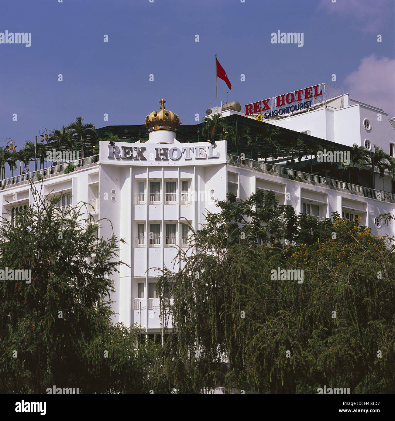Vietnam, Ho Chi Minh City, Rex Hotel, keine Eigenschaft loslassen, Asien, Süd-Ost-Asien, Stadt, Reiseziel, Tourismus, Gebäude, Häuser, Architektur, historisch, Hotelgebäude, Schlaganfall, Bäume, draußen, menschenleer, Stockfoto
