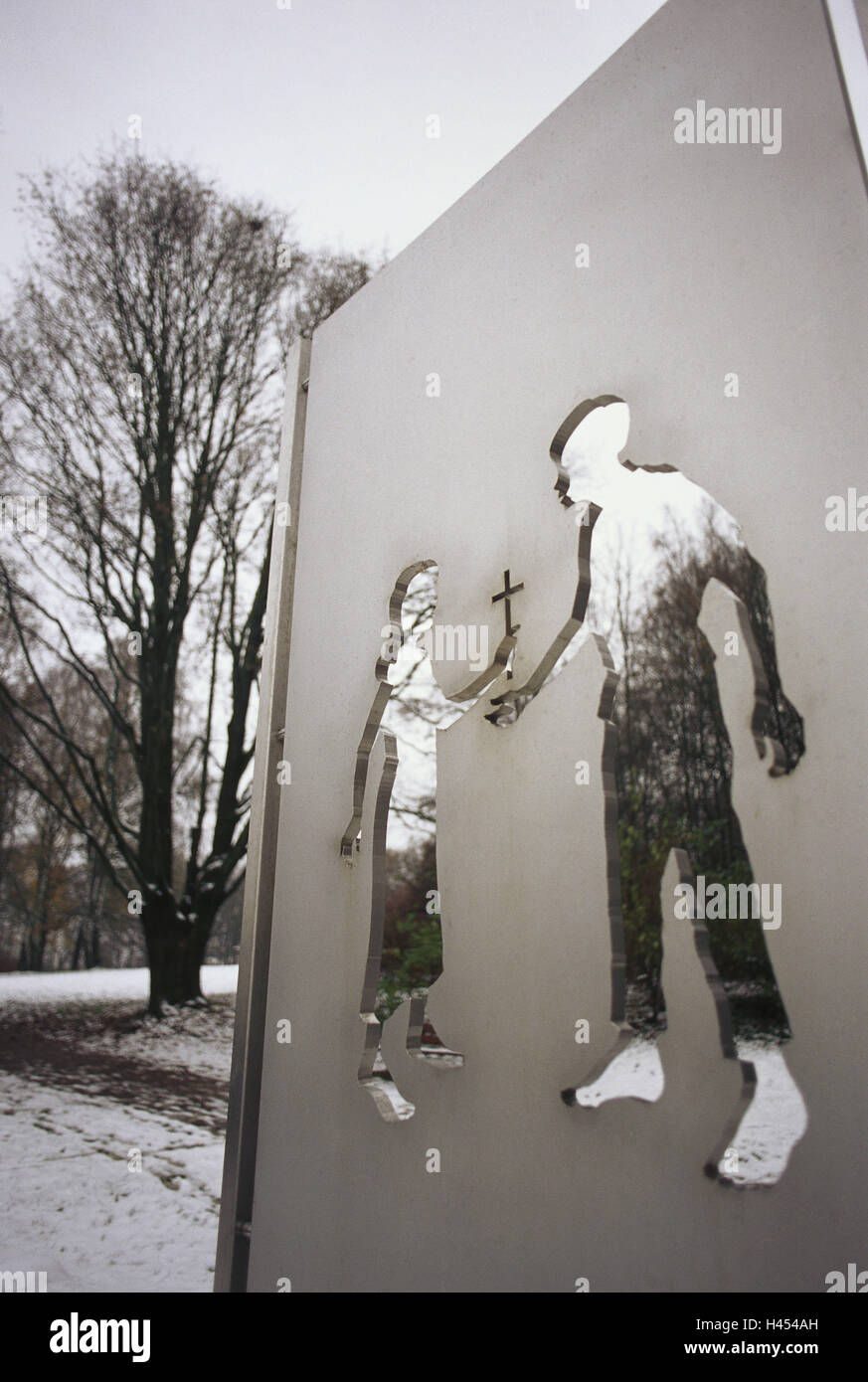 Deutschland, Bayern, Hof, Rosenbühl, Gedenk Tisch, Der Münsterknabe Johannes winter, Oberfranken, Saale, Deininger Komplex, Stück Kunst, Kunst, Metall, Stahlblech, Edelstahl-Konstruktion, Hirtenjunge, Engel, silhouette, Hans Meyer, Epiphanie, auftreten, Vorwarnung, Warnung, Erinnerung, Symbol, Sehenswürdigkeit, im Freien, Stockfoto