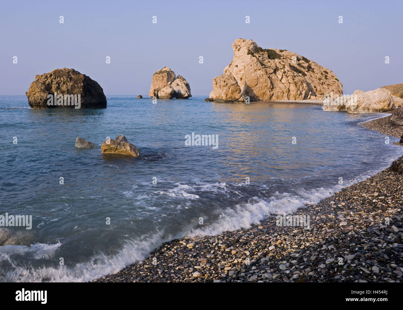 Zypern, Paphos, Petra Tou Romiou, Aphroditefelsen, Meer, Abendlicht, Stockfoto