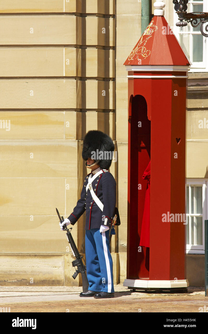 Dänemark, Kopenhagen, Schloss Amalienborg, königliche Leibwache, Wachhäuschen, Stockfoto