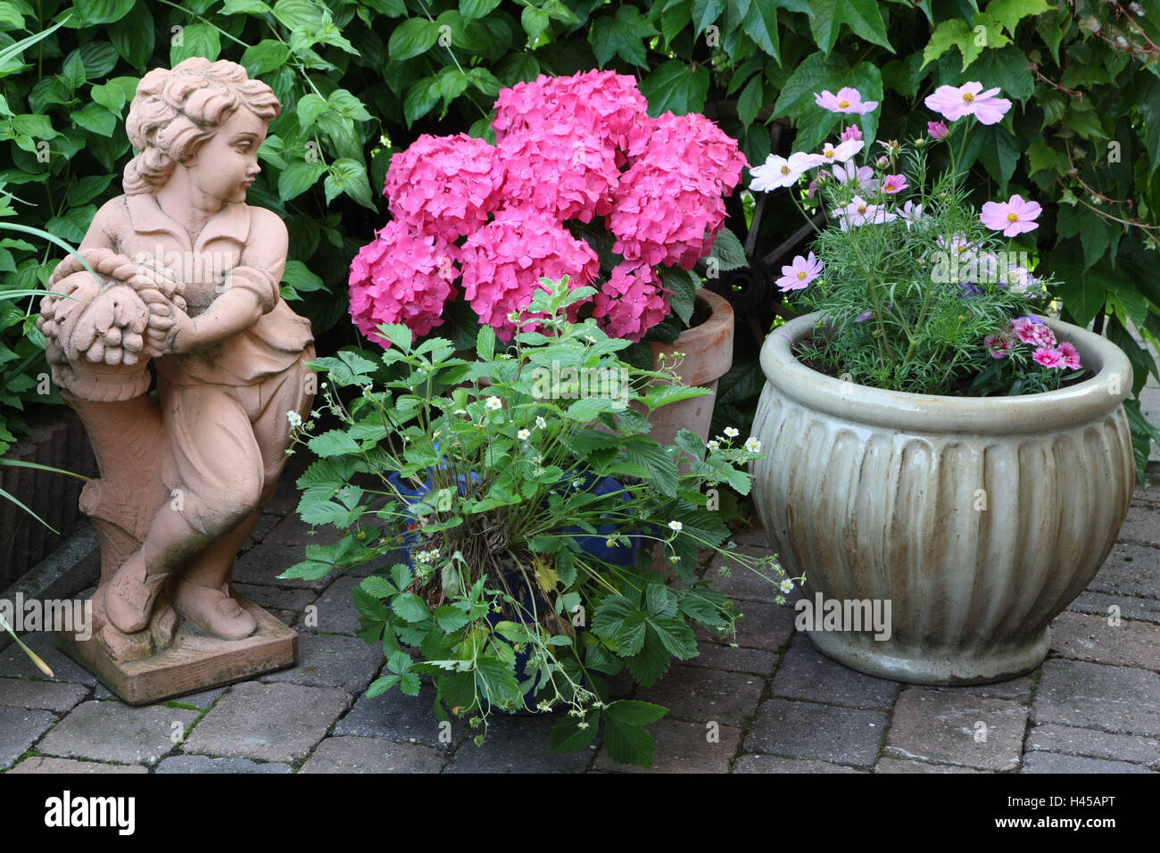 Terrasse, Garten Figur, Blumen, Stockfoto