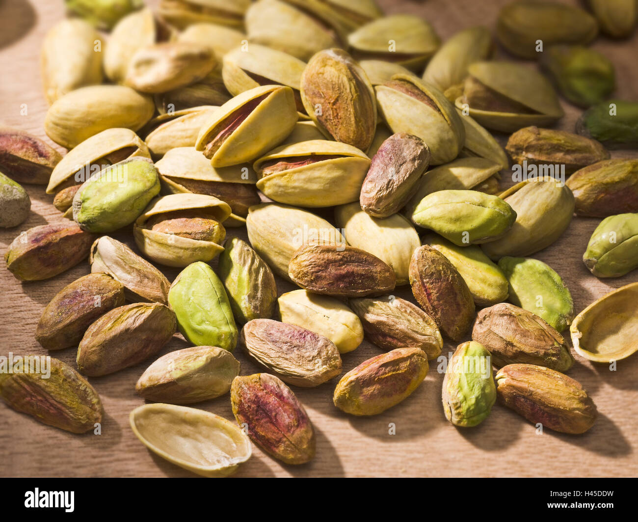 Pistazien, Pistacia, geröstet, detail, Studio, Muttern, grün, schälen, Kerne, geöffnet, geschält, ungeschält, Essen, Stockfoto