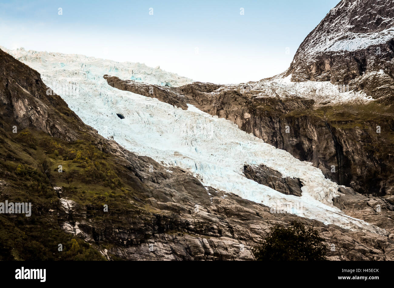 Gletscher im norwegischen Bergen am Morgen Stockfoto