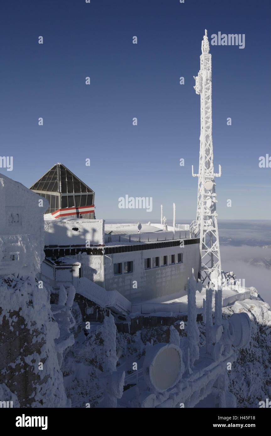 Deutschland, Bayern, Garmisch-Partenkirchen, Wettersteingebirge, Zugspitze, Bergstation, Schnee, Süddeutschland, Oberbayern, Werdenfelser, Berge, Alpen, Zugspitze Plateau, Zugspitze Niederdeutsch, summit Station, Winter, Schnee, Auto Seilbahnstation, Antennen, im Außenbereich Stockfoto