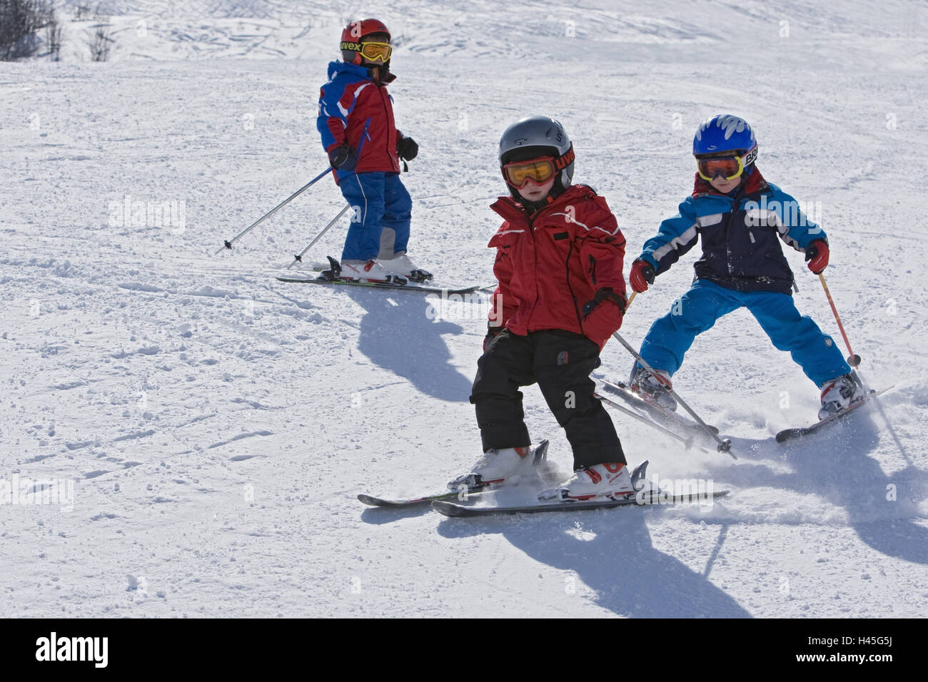 Schweiz, Surcuolm, Skifahrer, Kinder, Ski-Wechselkurs, Stockfoto