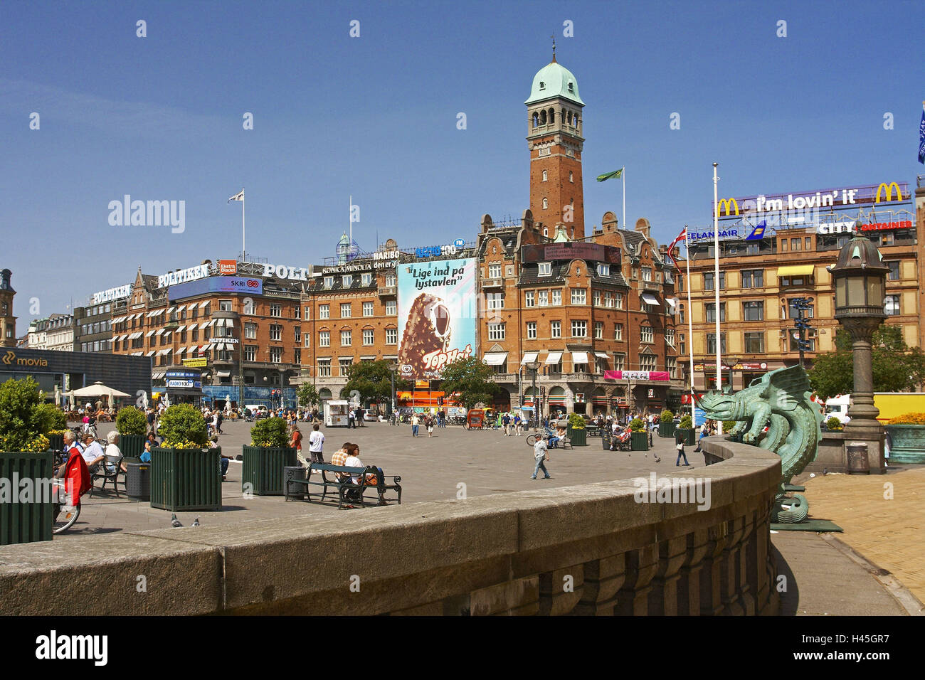 Dänemark, Kopenhagen, Stadtzentrum, Rathausplatz, Passanten, Stockfoto