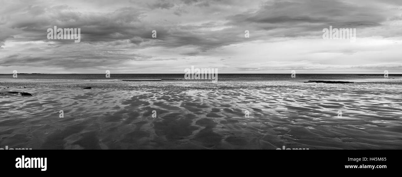 Großbritannien, England, Northumberland, Küste, Strand, s/w, Stockfoto