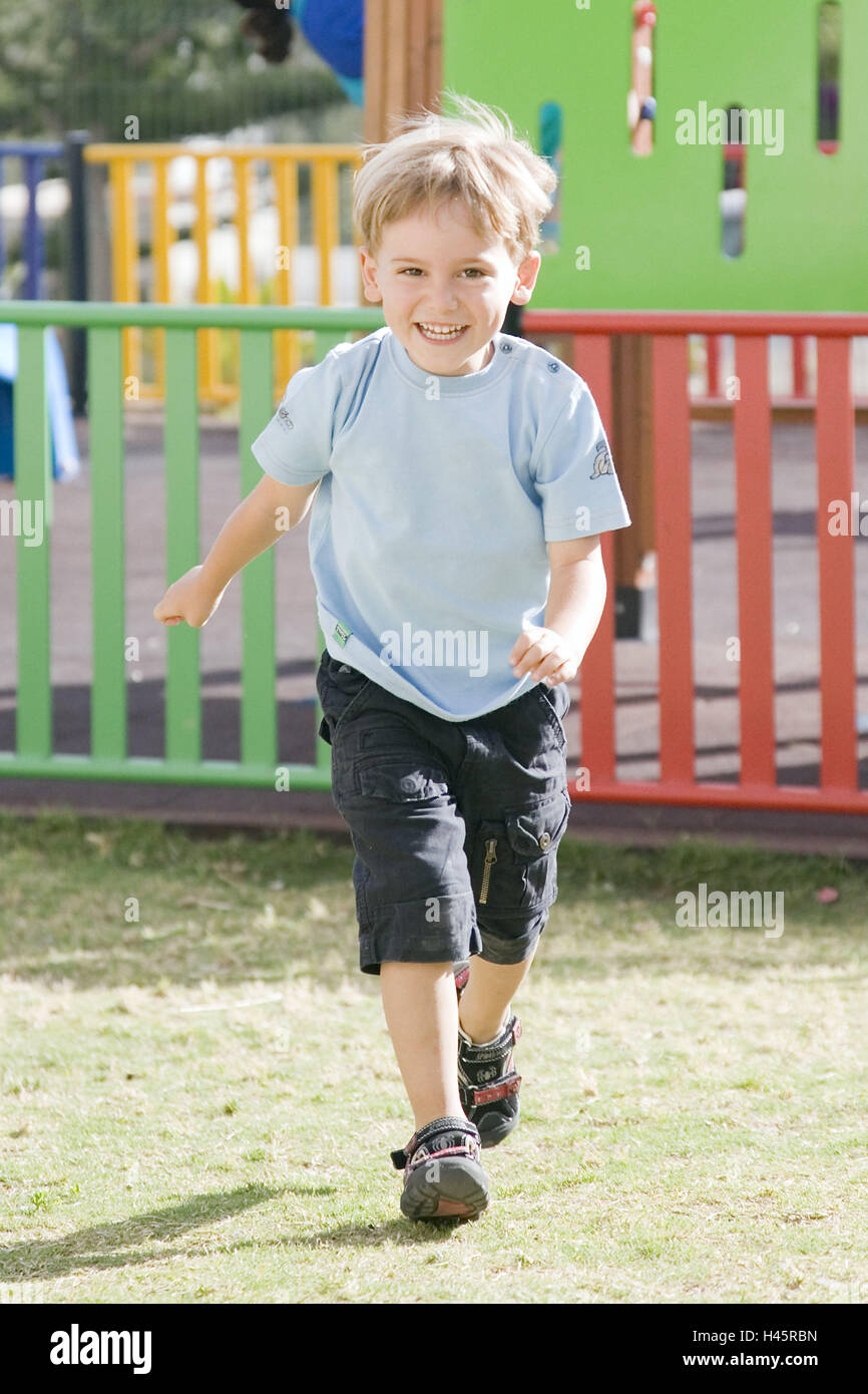 Kind, junge, Lauf, lachen, Spielplatz, Stockfoto