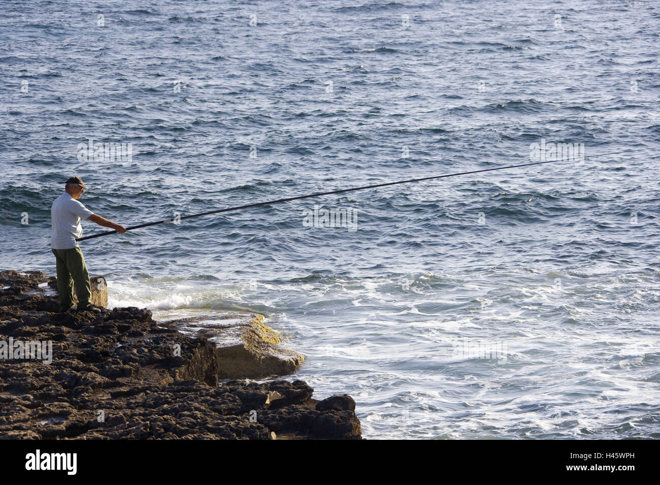 Zypern, Galle Küste, Angler, Meer, Stockfoto