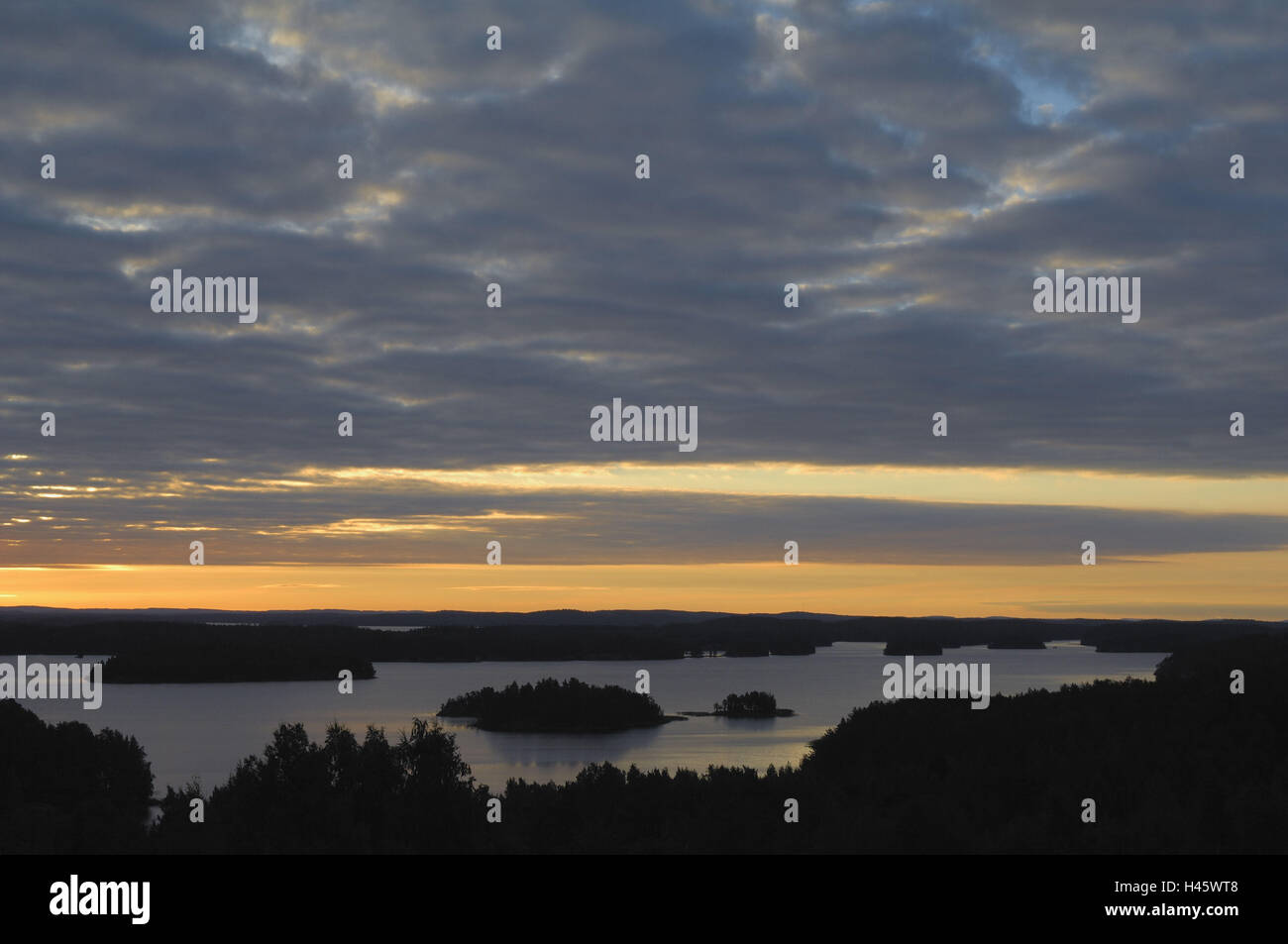 Finnische Tiefland schlicht voller Seen, Himmel, Abend Finnland, Rantasalmi, NP Ringelrobbe, Saimaa See, Stockfoto