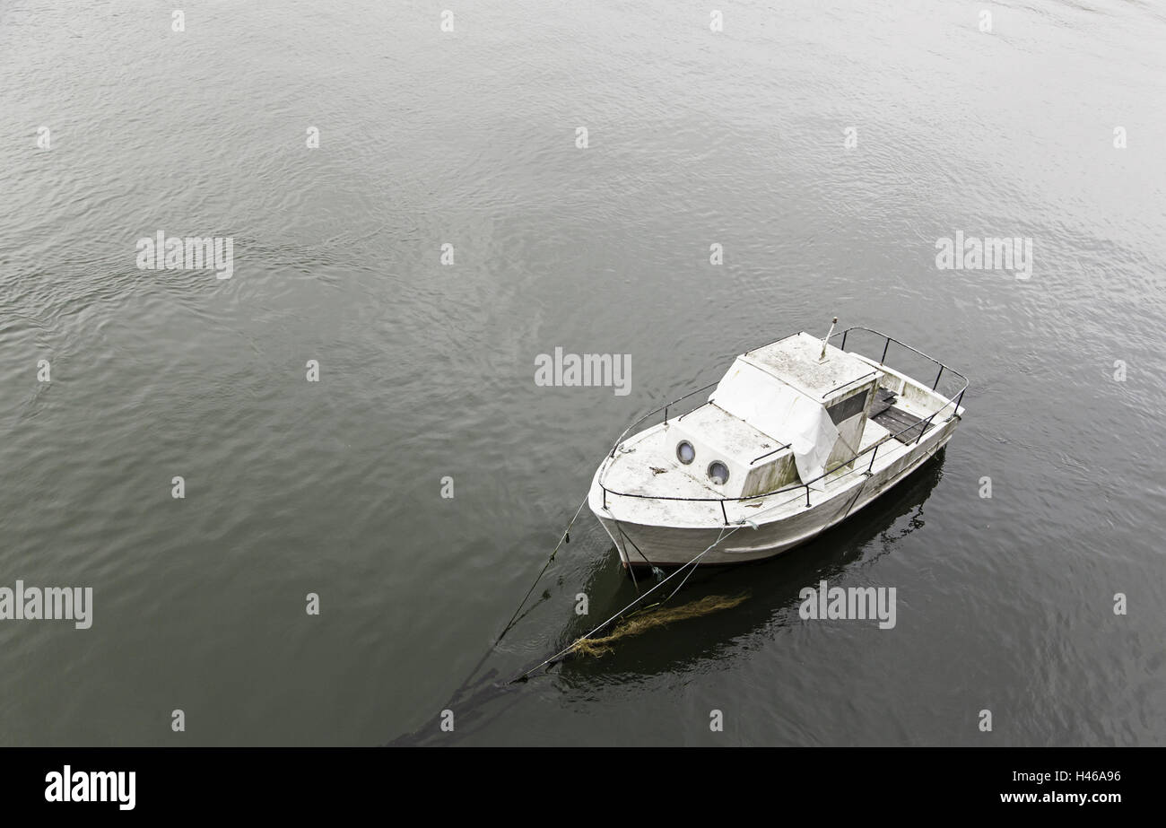 Altes Motorboot im Ozean, Transport Urlaub Stockfoto