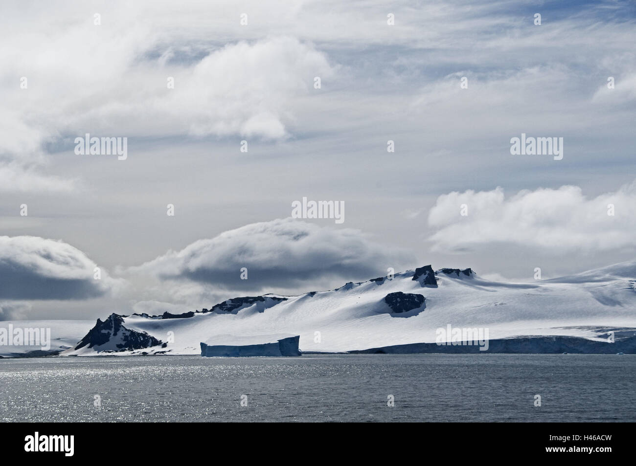 Antarktis, Süd-Shetland-Insel, halb Mond Insel, Berge, Stockfoto