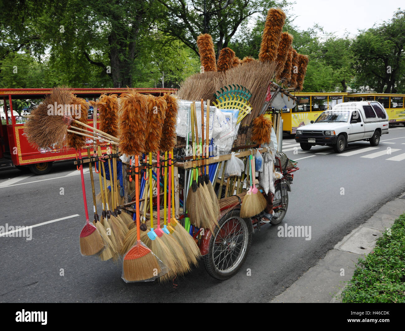 Ricksha, Besen, Straße, Thailand, Besen, Kutsche, Fahrrad, Dreirad, Vertrieb, Wahl, mobil, Transport, Produkt, Sweep, Besen, Besen Vertrieb, Stockfoto