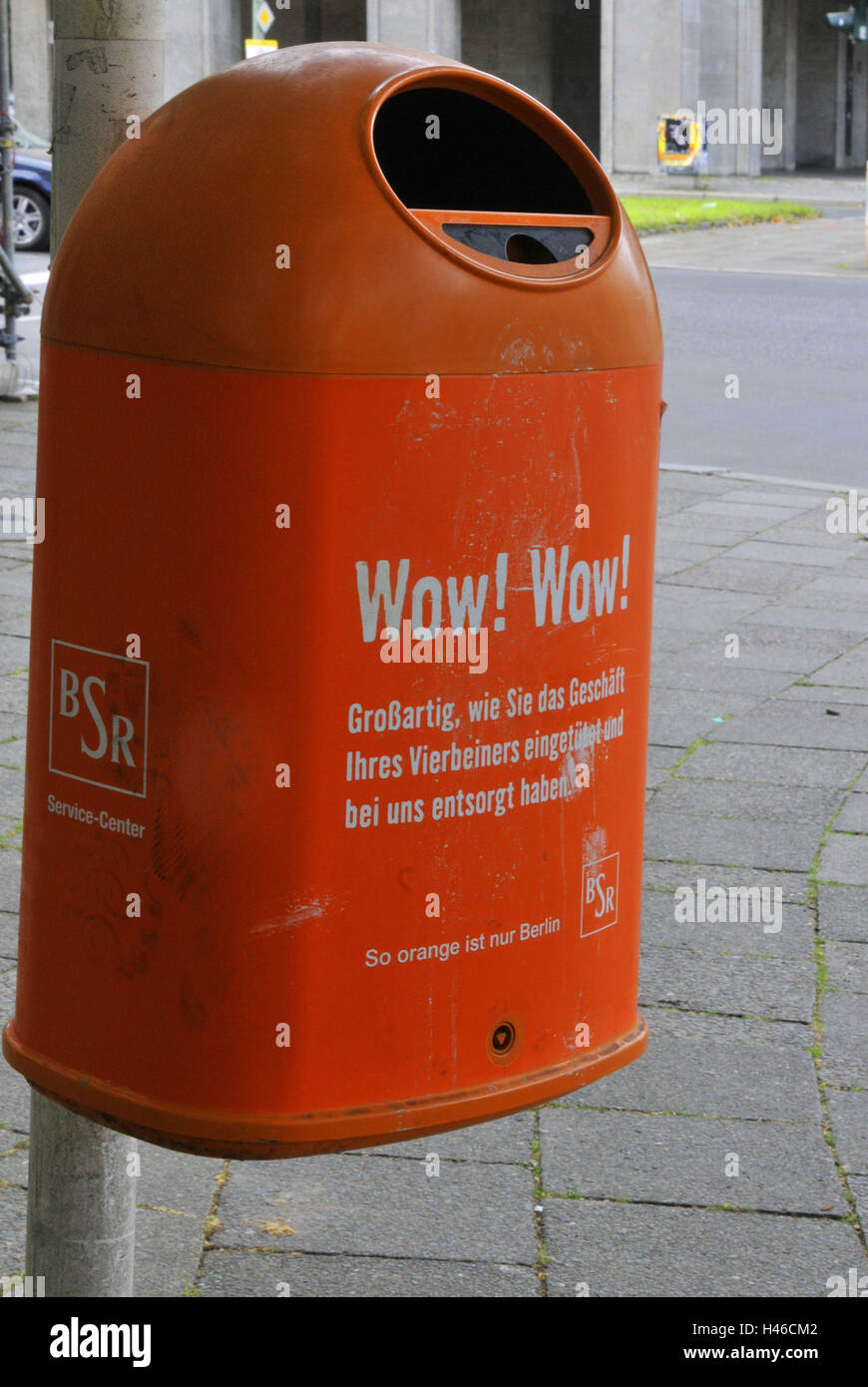 Verweigern Sie, Recyclingbehälter, Stralauer Vorstadt, Friedrichs Hain, Berlin, Deutschland Stockfoto