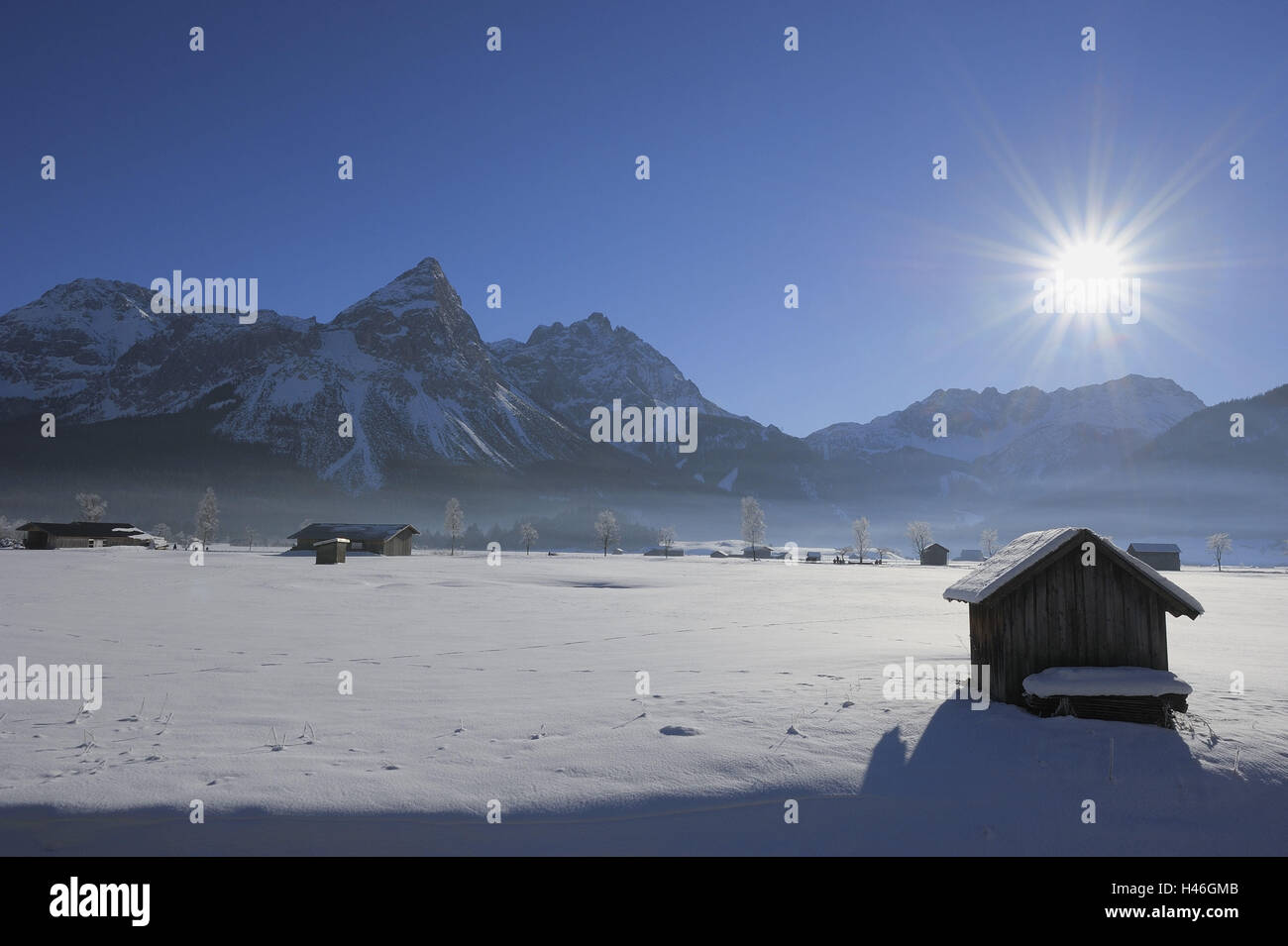 Austria tyrol lermoos zugspitze winter -Fotos und -Bildmaterial in ...