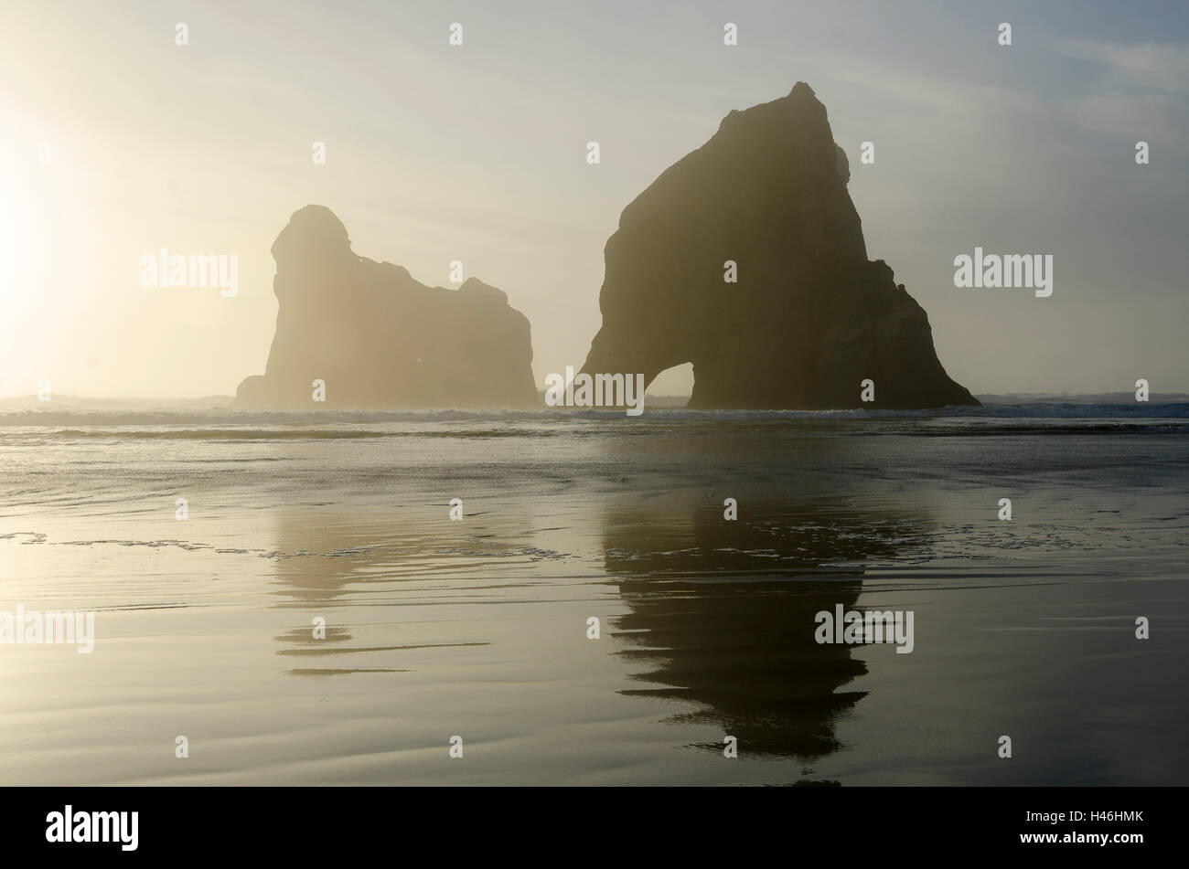 Torbogen Inseln, Wharariki Beach, Golden Bay, Tasman District, Südinsel, Neuseeland Stockfoto