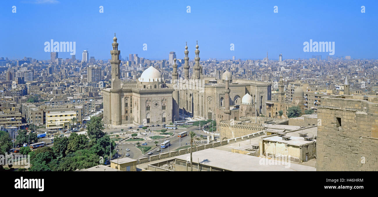 Ägypten, Kairo, Stadtübersicht, Sultan-Hasan-Moschee, Rifai Moschee, Stadt, Übersicht, Moscheen, Gebäuden, Strukturen, glauben, Religion, Minarett, Moschee Türme, Türme, Islam, Orte, Zinsen, Tourismus, Panorama, Stockfoto