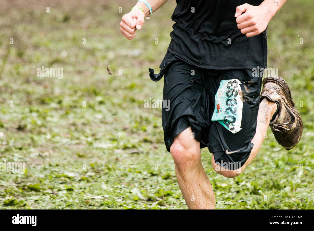 Harter Mudder Gegner laufen Elkhart Lake WI Stockfoto