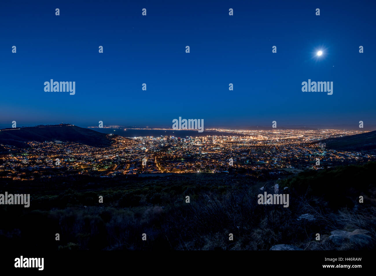 Kapstadt in der Nacht, Südafrika Stockfoto