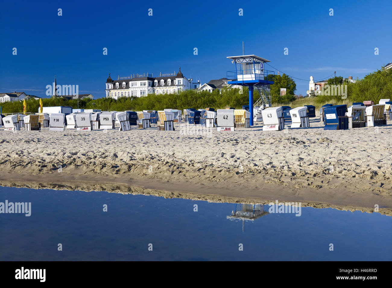 Strand mit Hotel Ahlbecker Hof, Ahlbeck, Insel Usedom, Mecklenburg Western Pomerania, Deutschland Stockfoto
