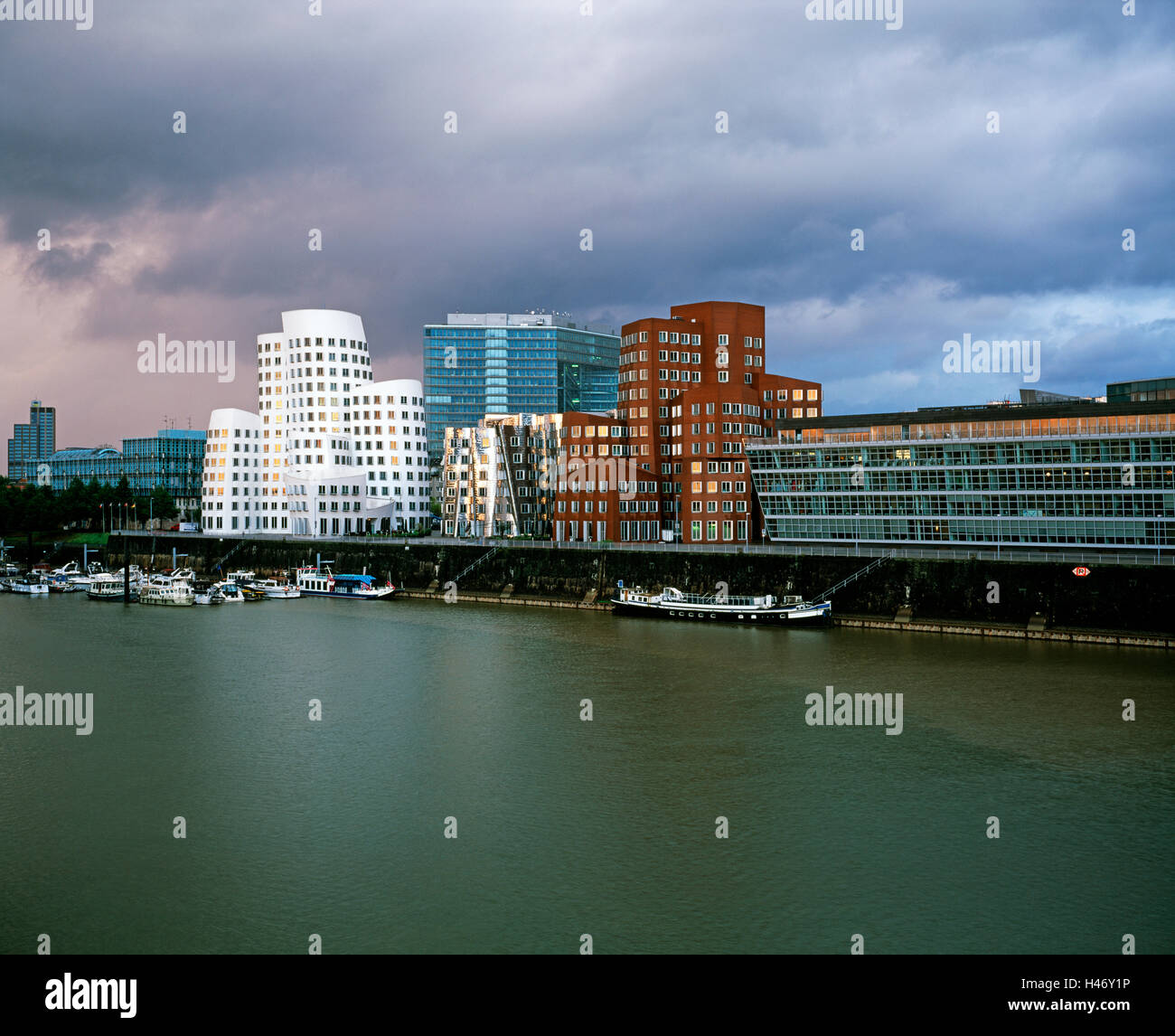 Gehry-Bauten im Medienhafen, Düsseldorf, Deutschland Stockfoto