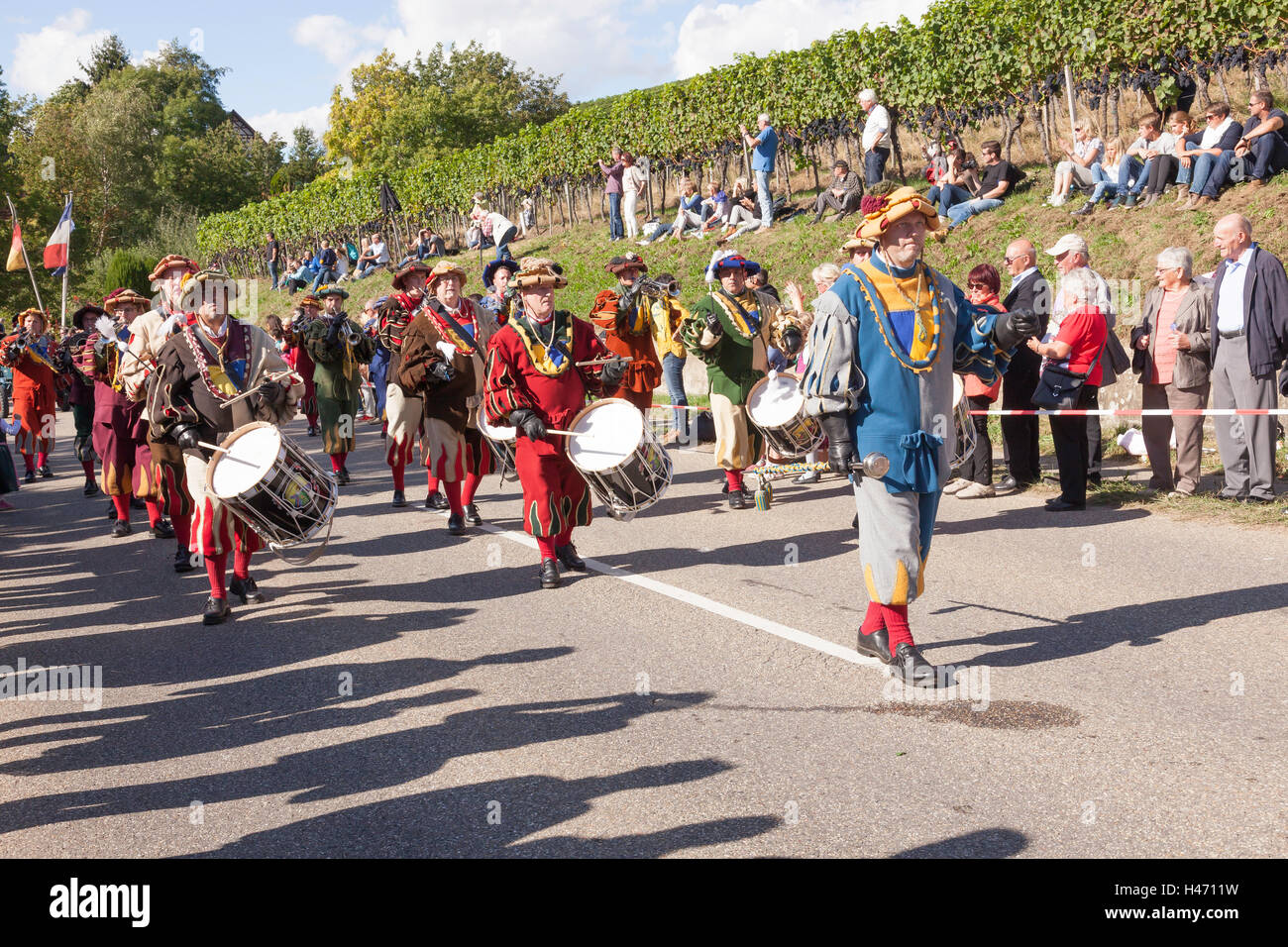 Thanksgiving-Weinlese-fest und traditionellen Trachtenumzug, Sasbachwalden, Schwarzwald, Baden-Württemberg, Deutschland Stockfoto