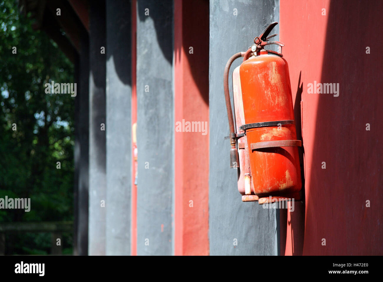 China Yangtse-Fluss, Geisterstadt, Feuerlöscher, Stockfoto