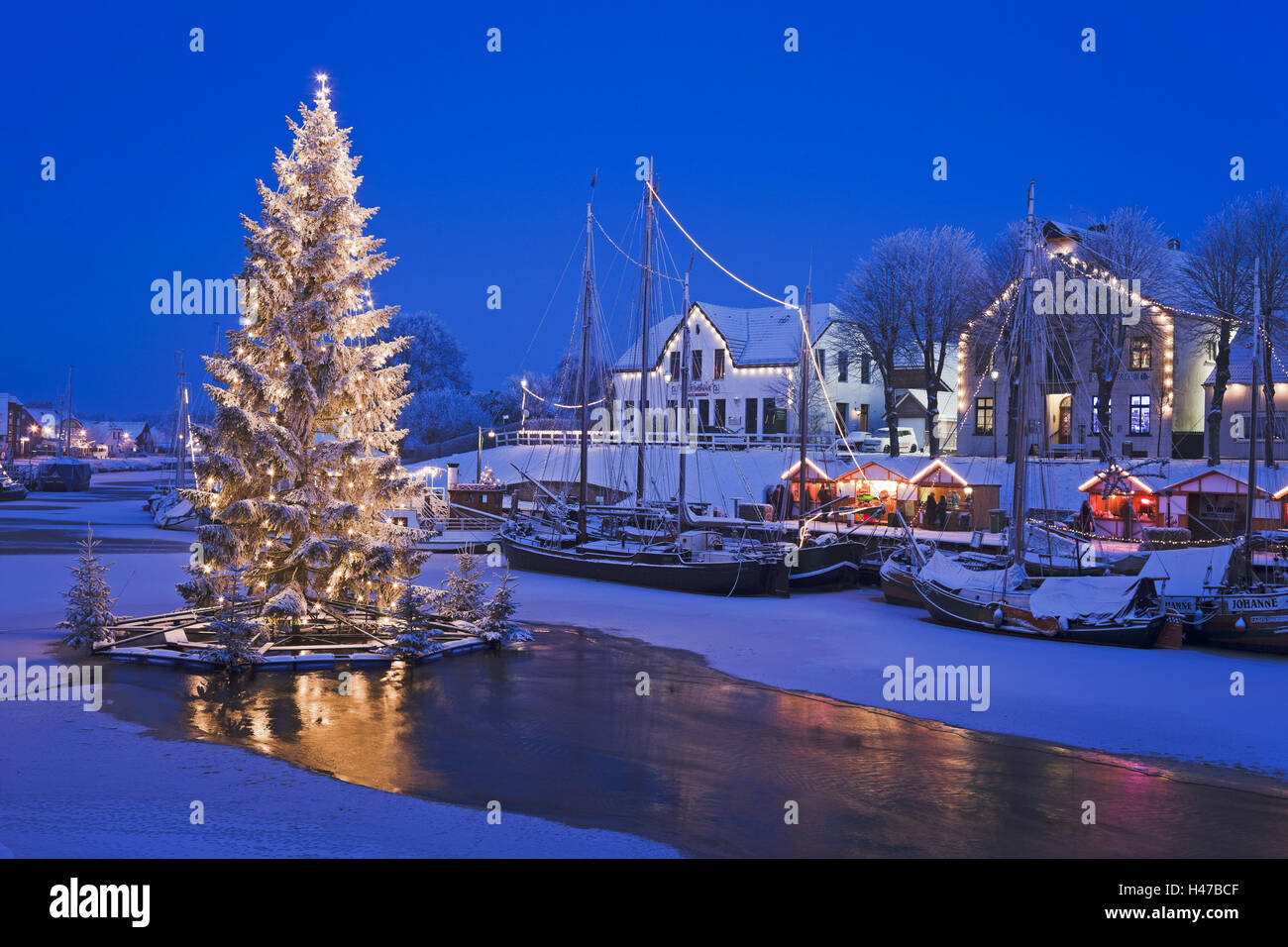 Weihnachtliche Stimmung in den Museumshafen Carolinensiel