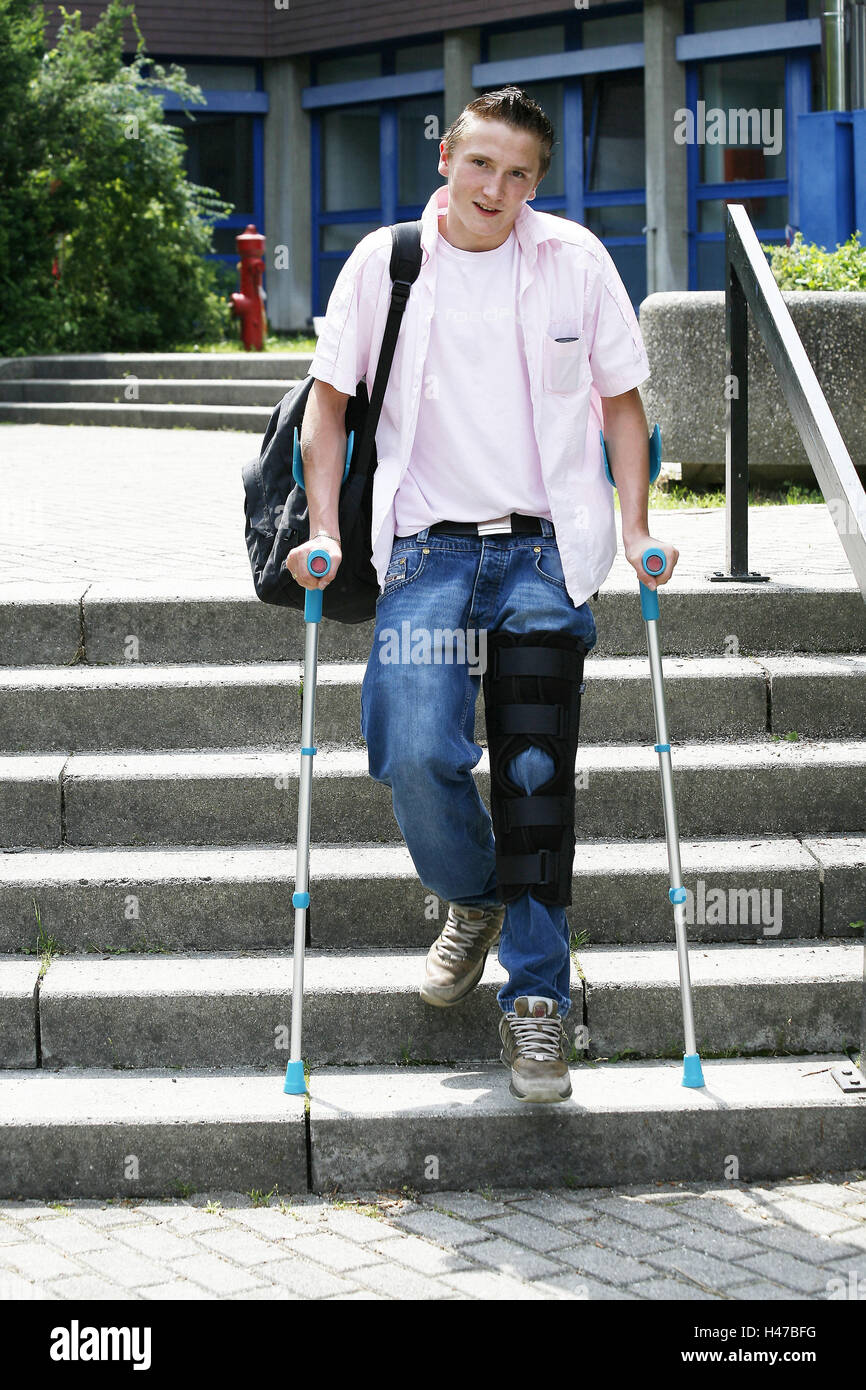 Crutches stairs -Fotos und -Bildmaterial in hoher Auflösung – Alamy