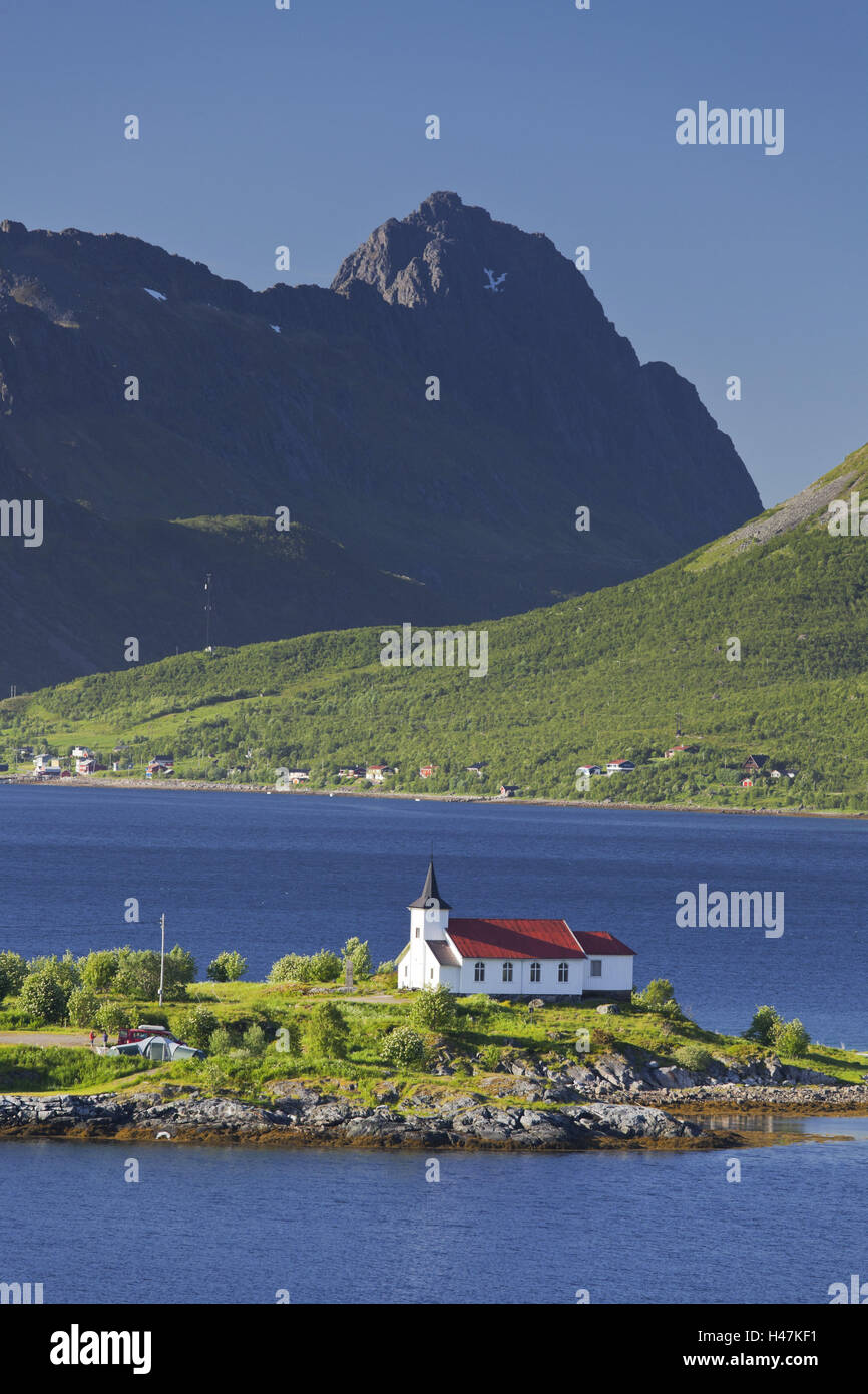 Norwegen, Land im Norden, Lofoten, Austvagoya, Austnesfjorden, Sildpollneset, Kirche, Stockfoto