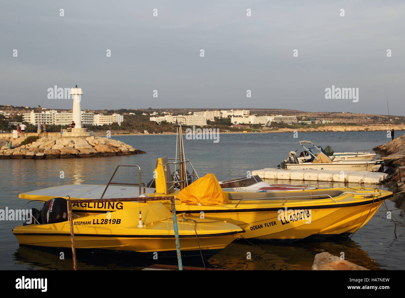 Stiefel im Hafen Agia Napa, Zypern Stockfoto